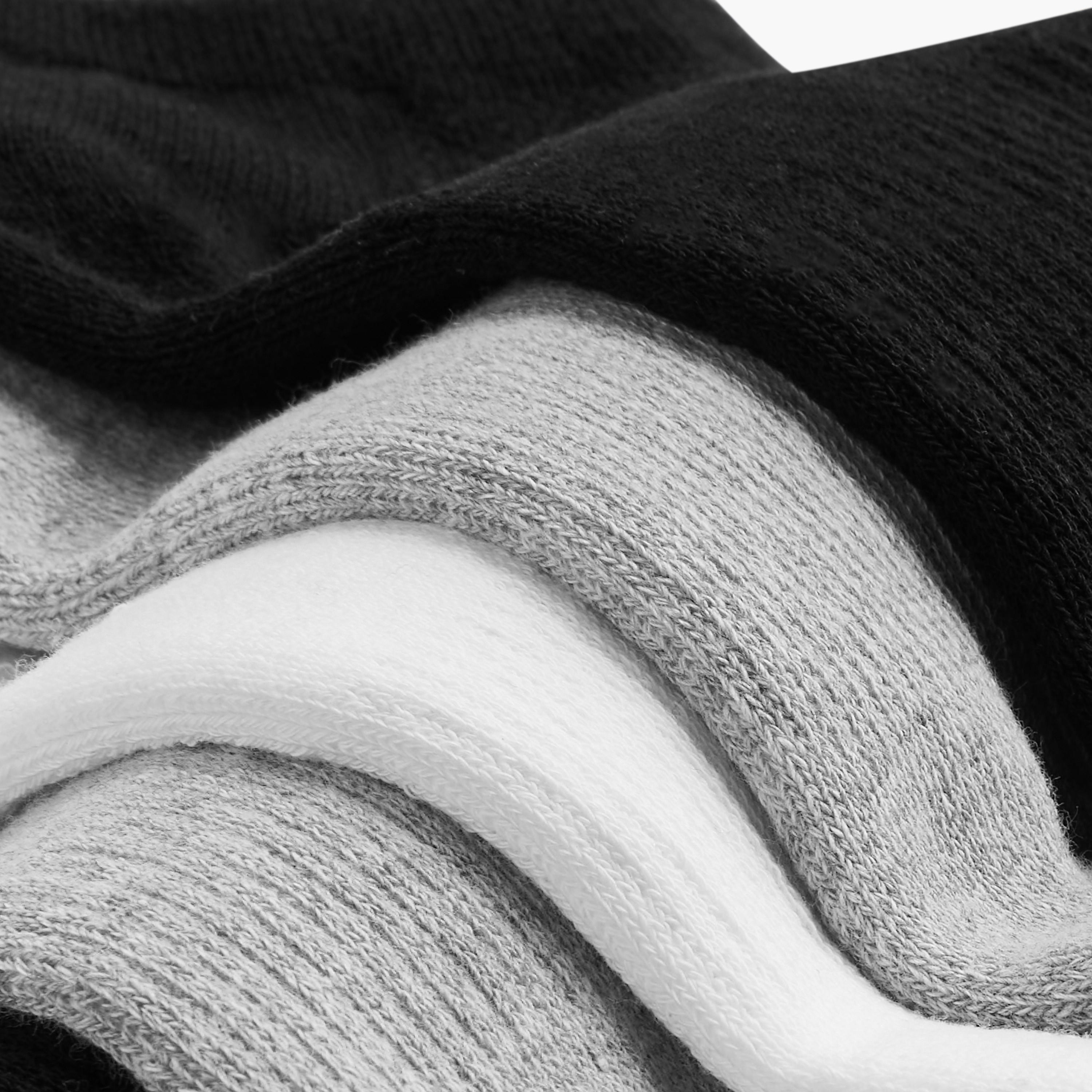 جوارب رياضية سادة بطول الكاحل من سكيتشرز - طقم من 3 أزواج-women-socksandstockings-image-4