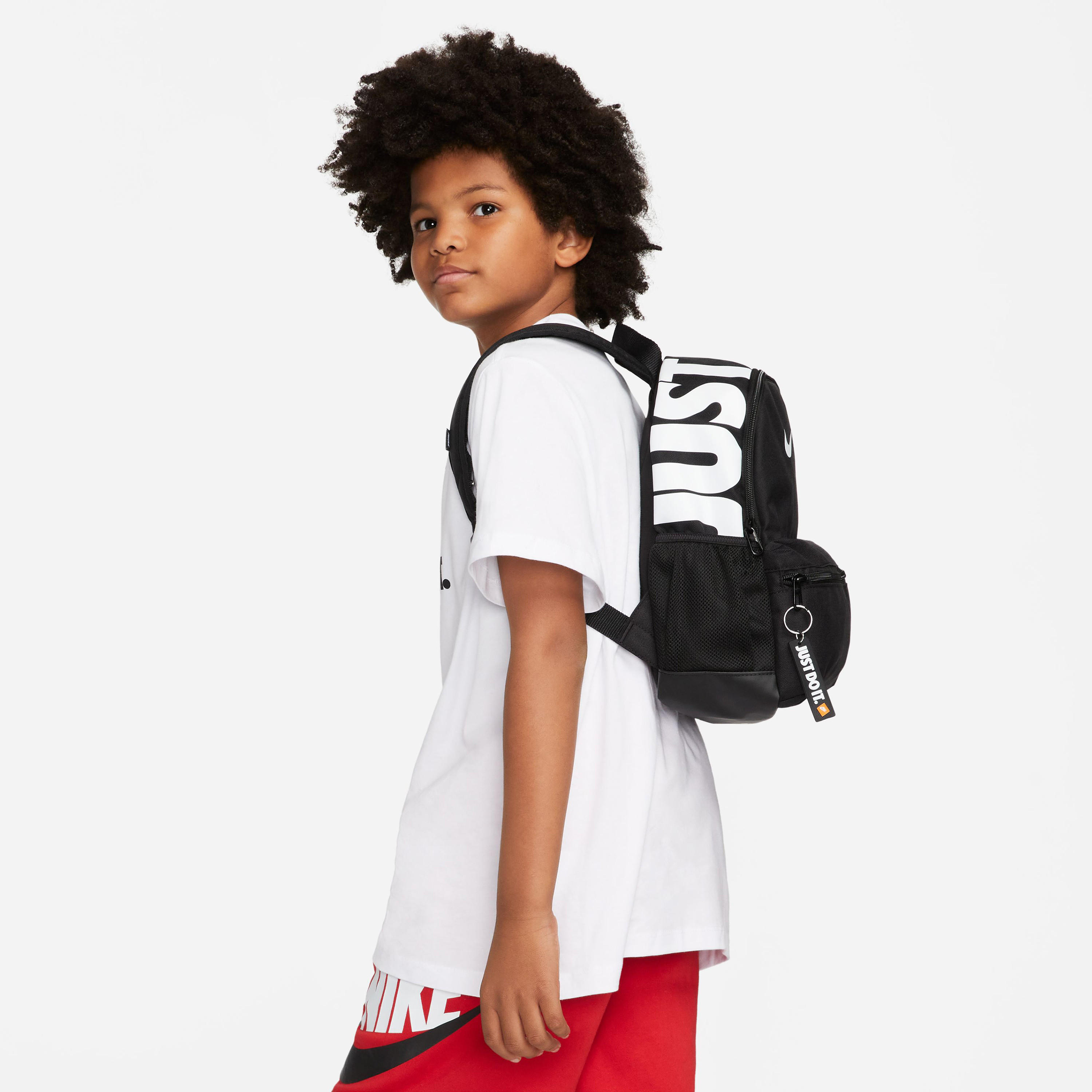 شنطة ظهر مدرسية صغيرة للأطفال براسيليا جي دي آي من نايكي - 11 لتر - DR6091-010-boys-accessories-bagsandbackpacks-image-5