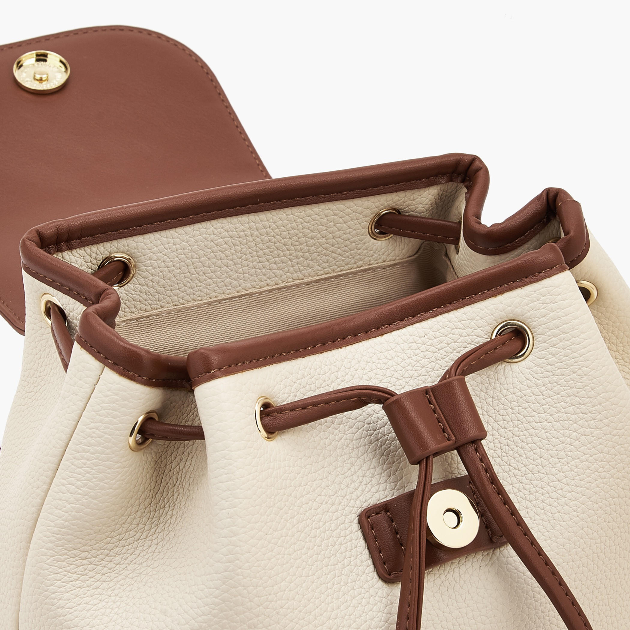 شنطة ظهر بارزة الملمس بطيّة إغلاق من ميسي-women-bagsandwallets-backpacks-image-7