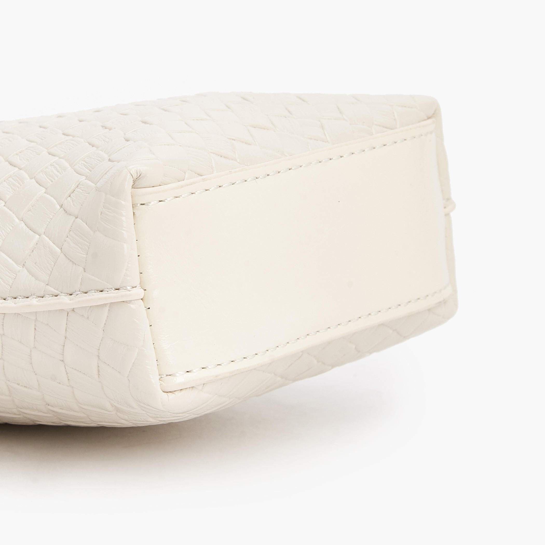 شنطة كروس بودي بارزة الملمس بحزام قابل للفصل من ميسي-women-bagsandwallets-handbags-image-7