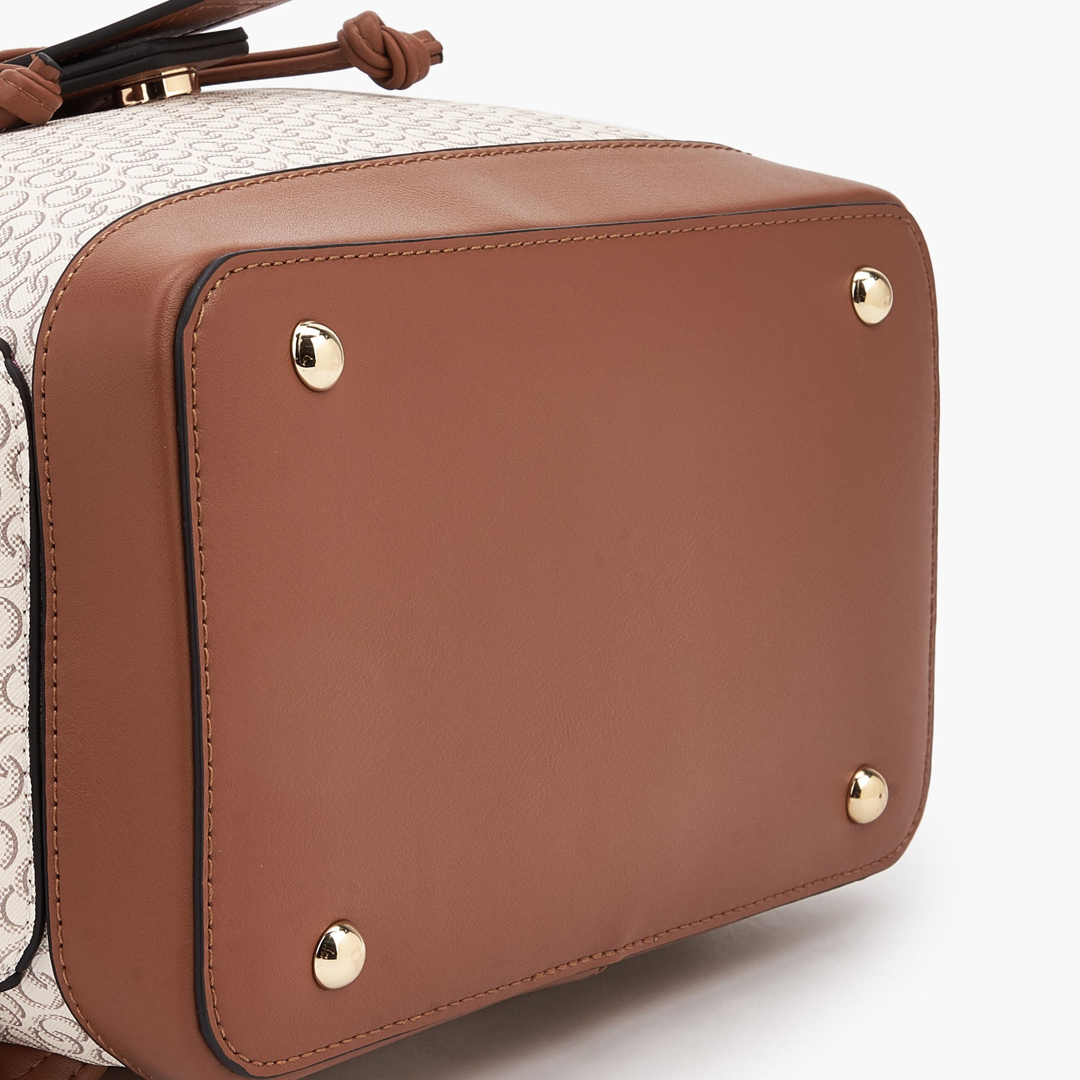شنطة ظهر بطبعات وإغلاق رباط من سيليست-women-bagsandwallets-backpacks-image-6