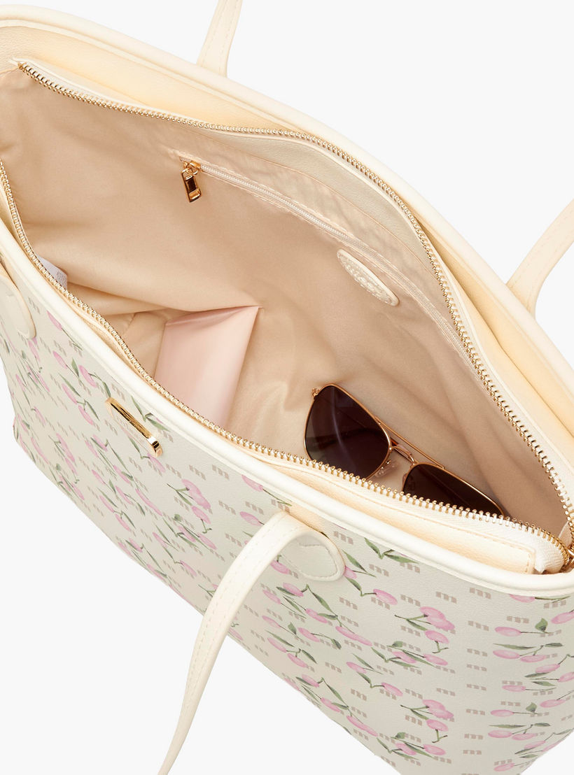 شنطة توتي بمقابض مزدوجة وطبعات كرز من ميسي-women-bagsandwallets-handbags-image-8