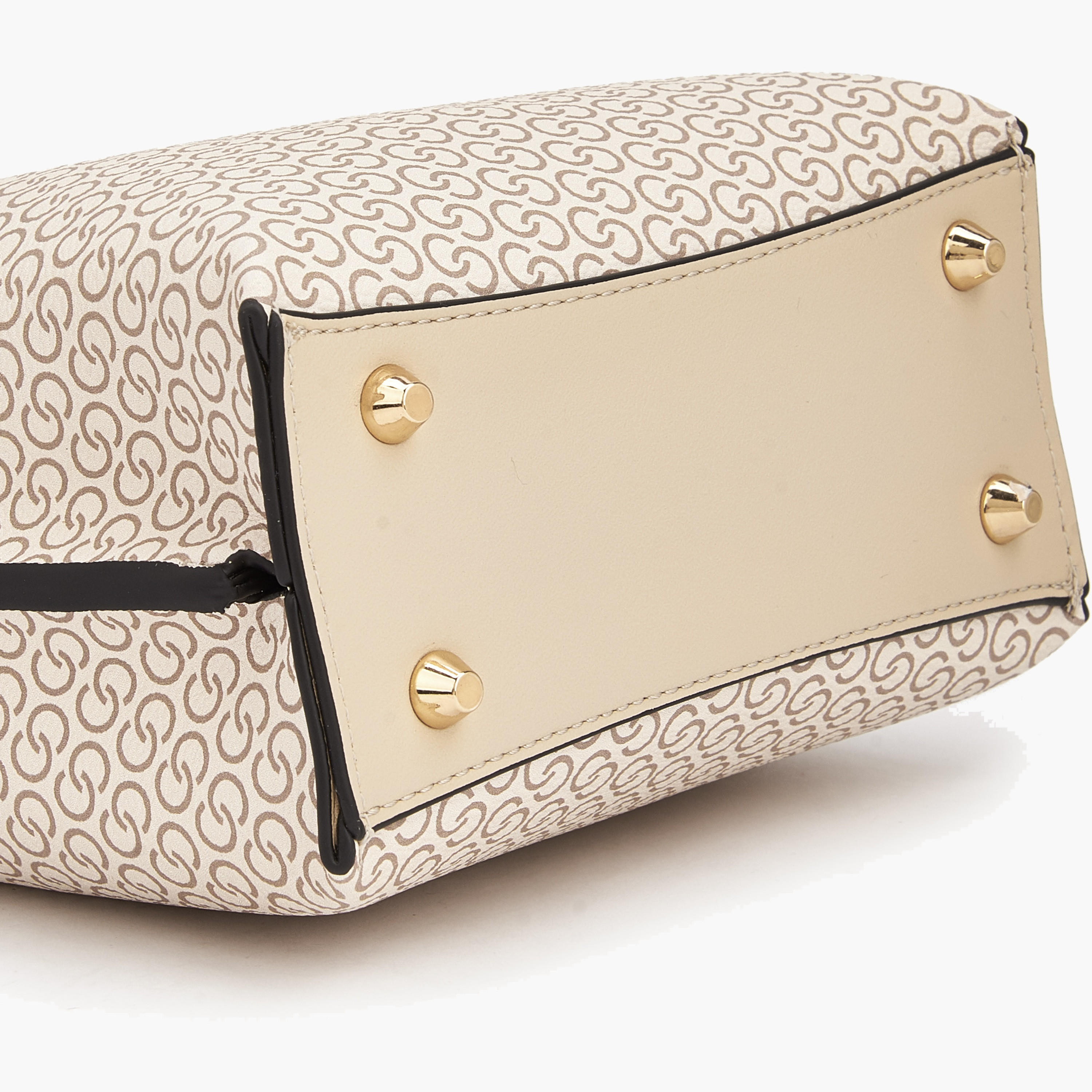 شنطة توتي بمقابض مزدوجة وطبعات مونوجرام من سيليست-women-bagsandwallets-handbags-image-6