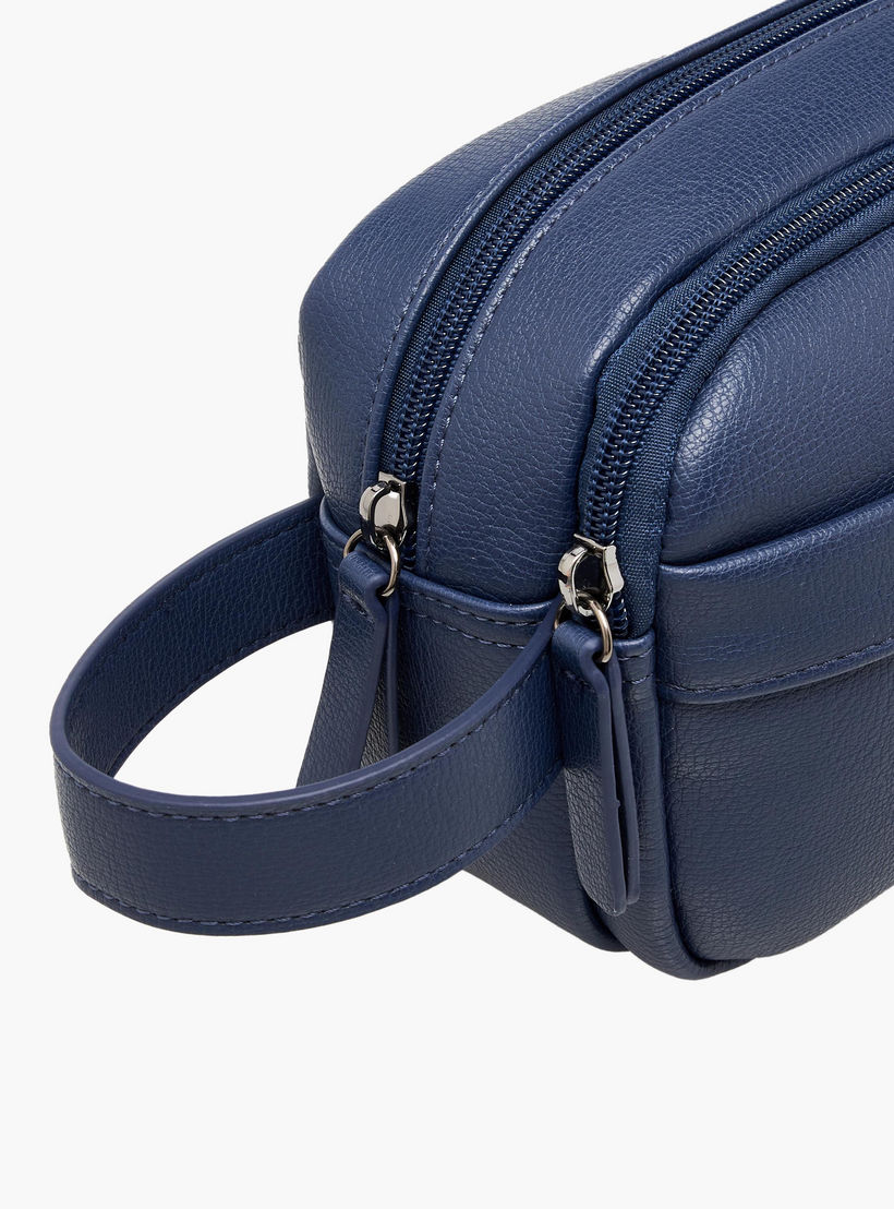 شنطة صغيرة سادة بسحاب إغلاق وحزام معصم من دوتشيني-men-bags-image-4