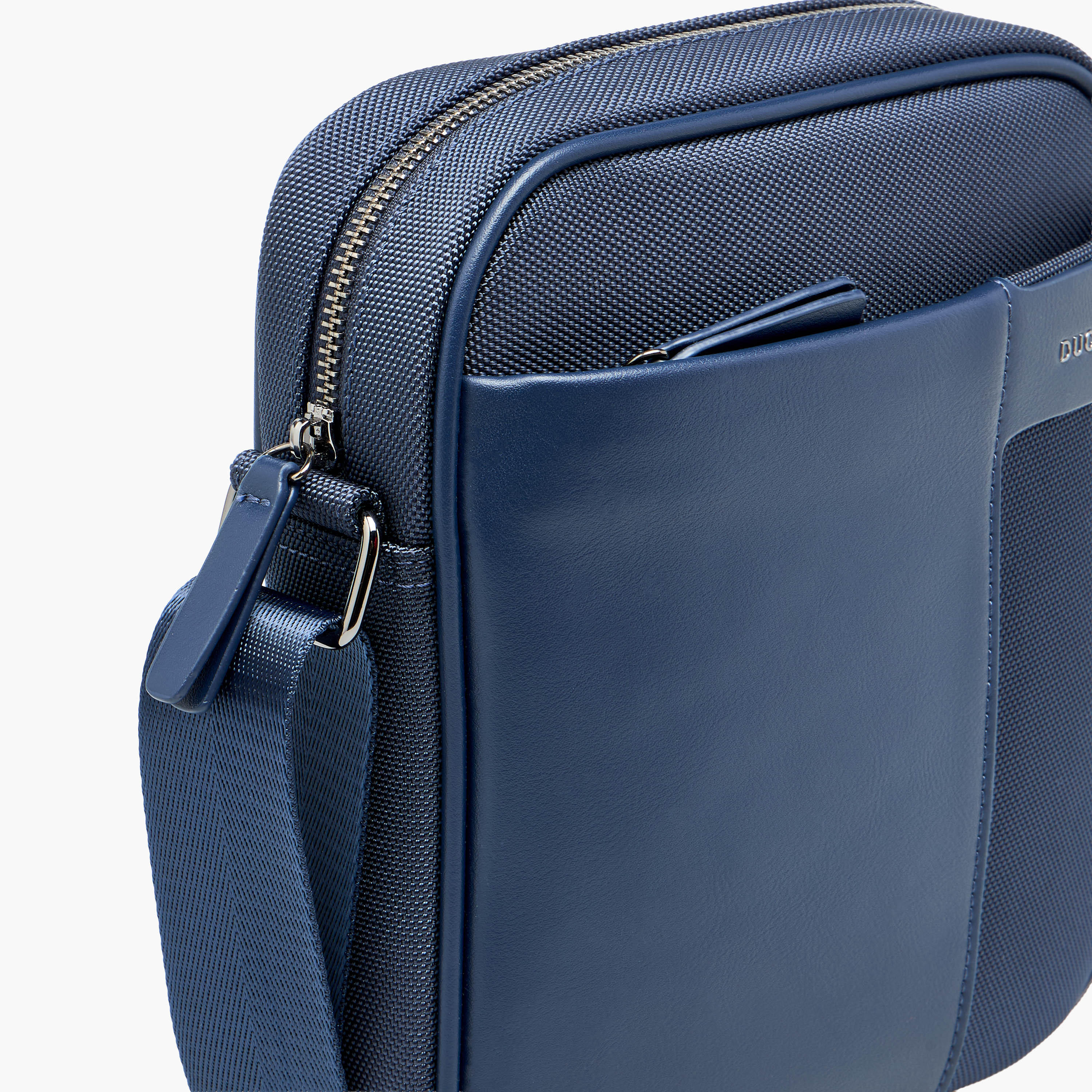 شنطة كروس بودي بارزة الملمس للرجال من دوتشيني-travel-accessories-image-5