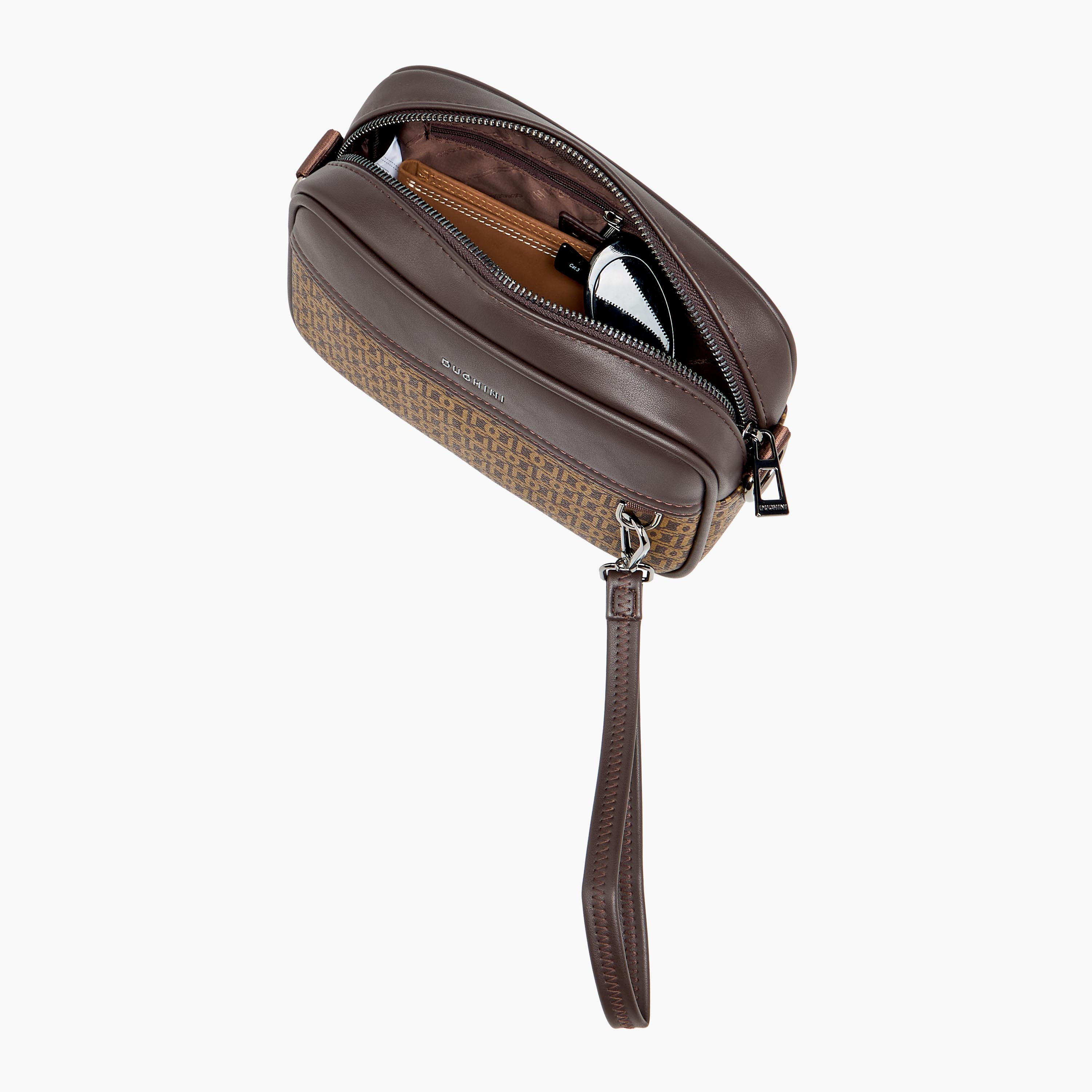 شنطة كروس بودي بطبعات مونوجرام للرجال من دوتشيني-travel-accessories-image-8