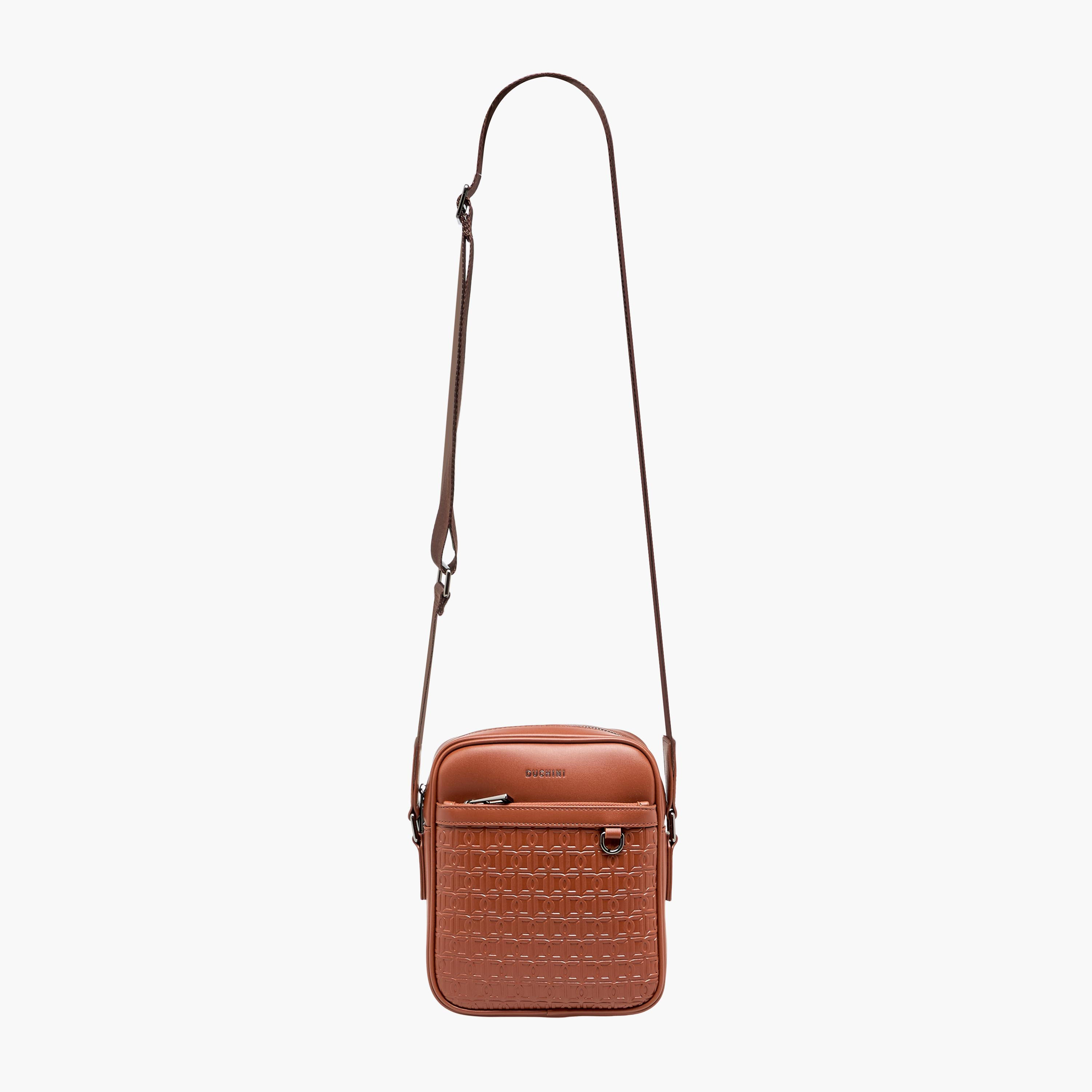 شنطة كروس بودي بتصميم مونوجرام بارز للرجال من دوتشيني-travel-accessories-image-3