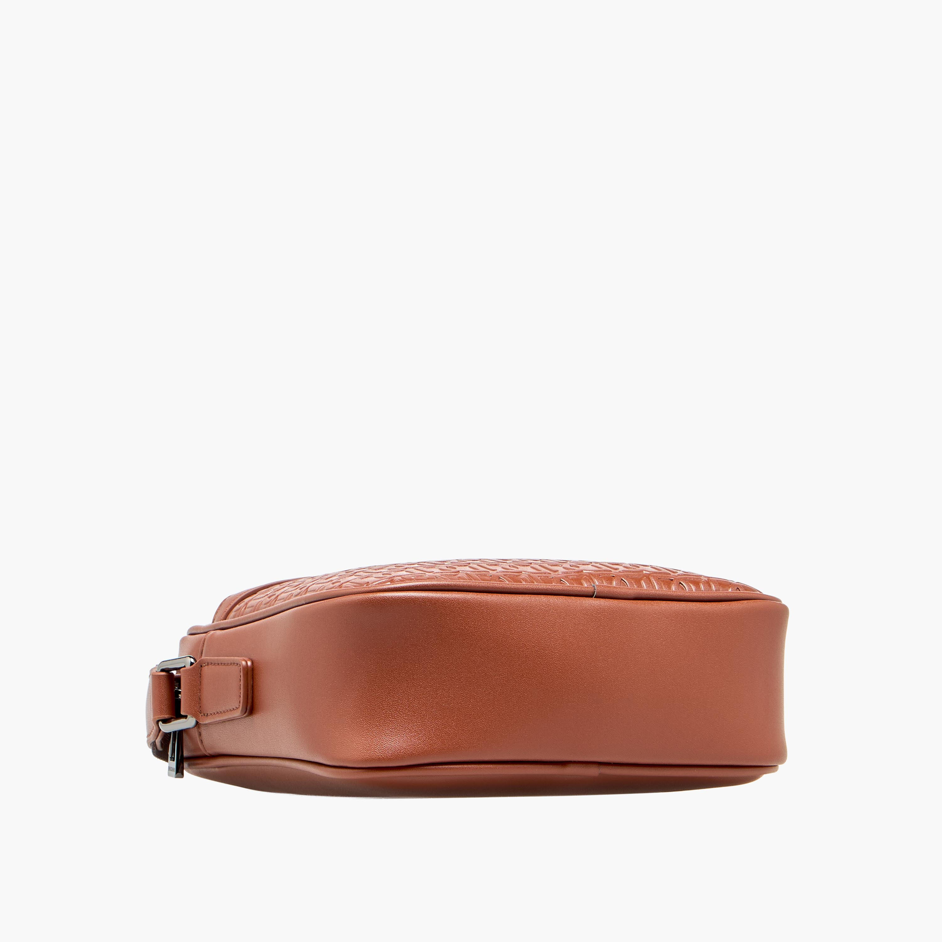 شنطة كروس بودي بتصميم مونوجرام بارز للرجال من دوتشيني-travel-accessories-image-8