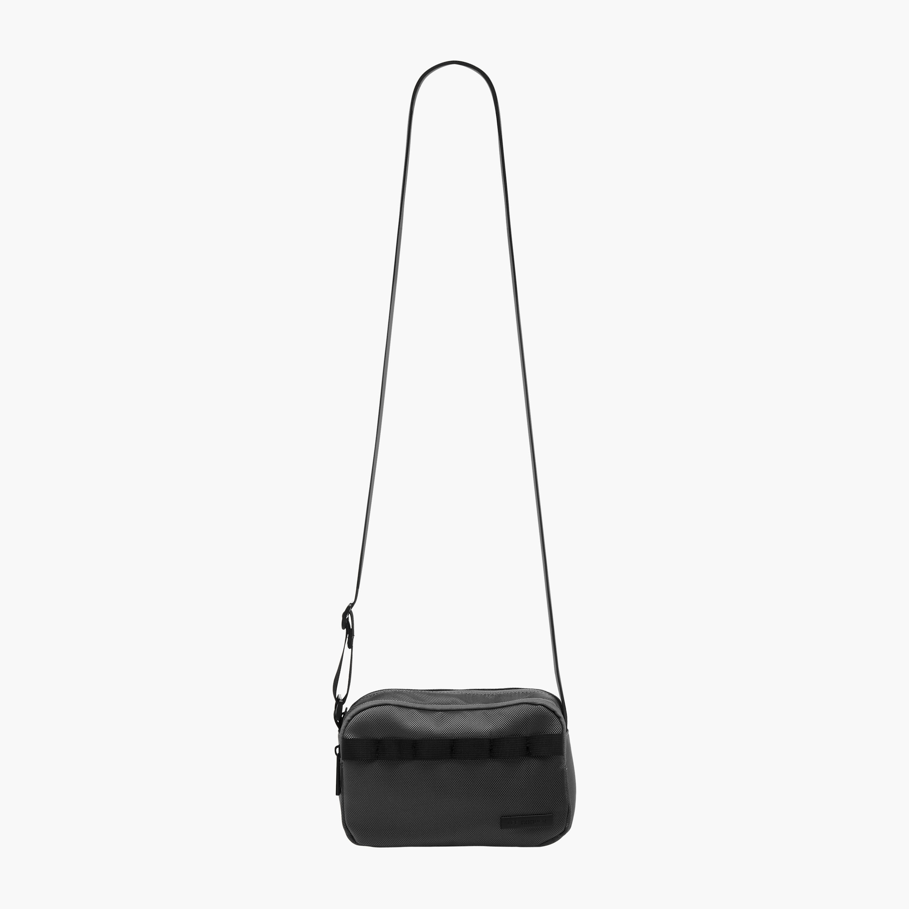 شنطة كروس بودي بحزام قابل للتعديل للرجال من لي كوبر-travel-accessories-image-3