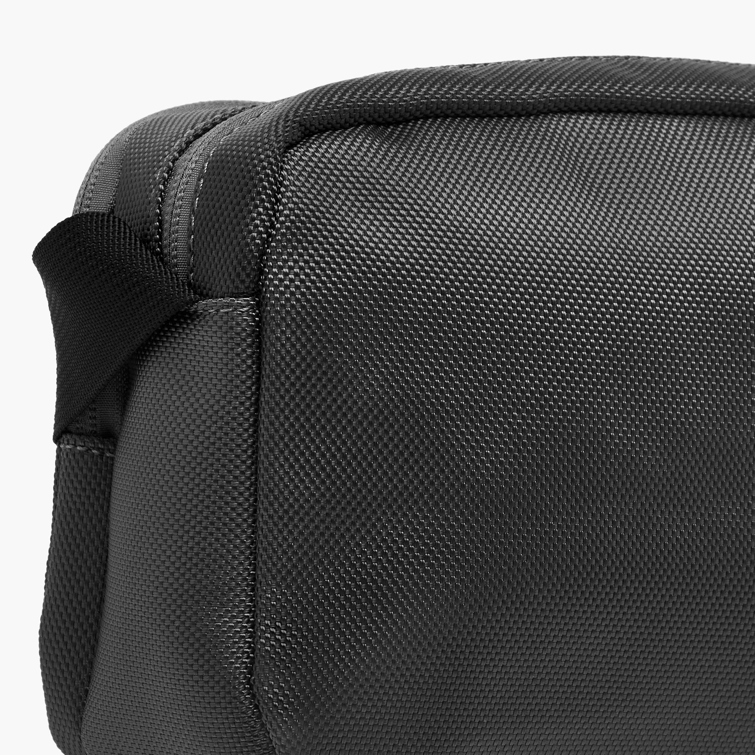 شنطة كروس بودي بحزام قابل للتعديل للرجال من لي كوبر-travel-accessories-image-6