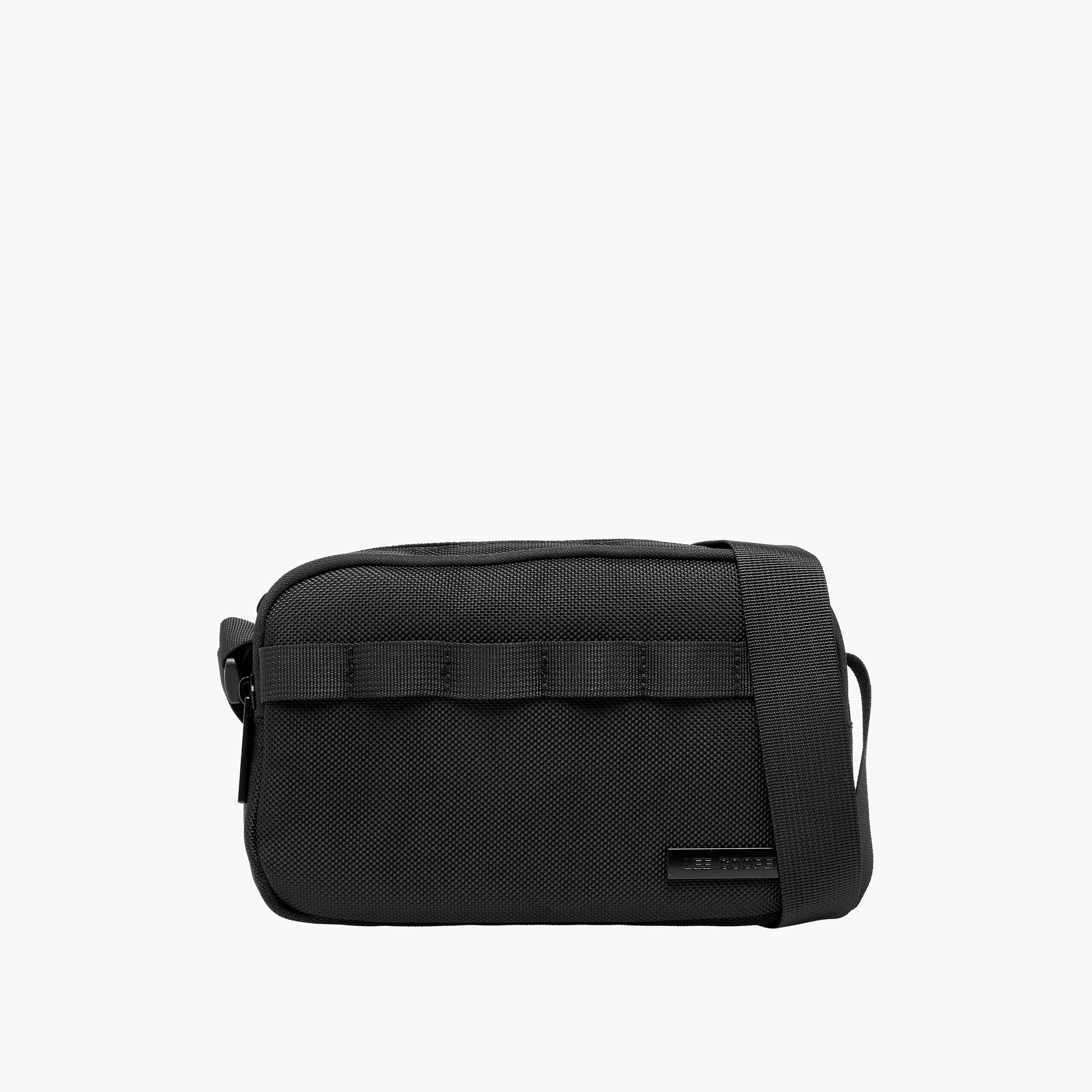 شنطة كروس بودي بارزة الملمس للرجال من لي كوبر-travel-accessories-image-1