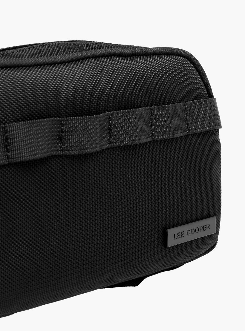 شنطة كروس بودي بارزة الملمس للرجال من لي كوبر-travel-accessories-image-5
