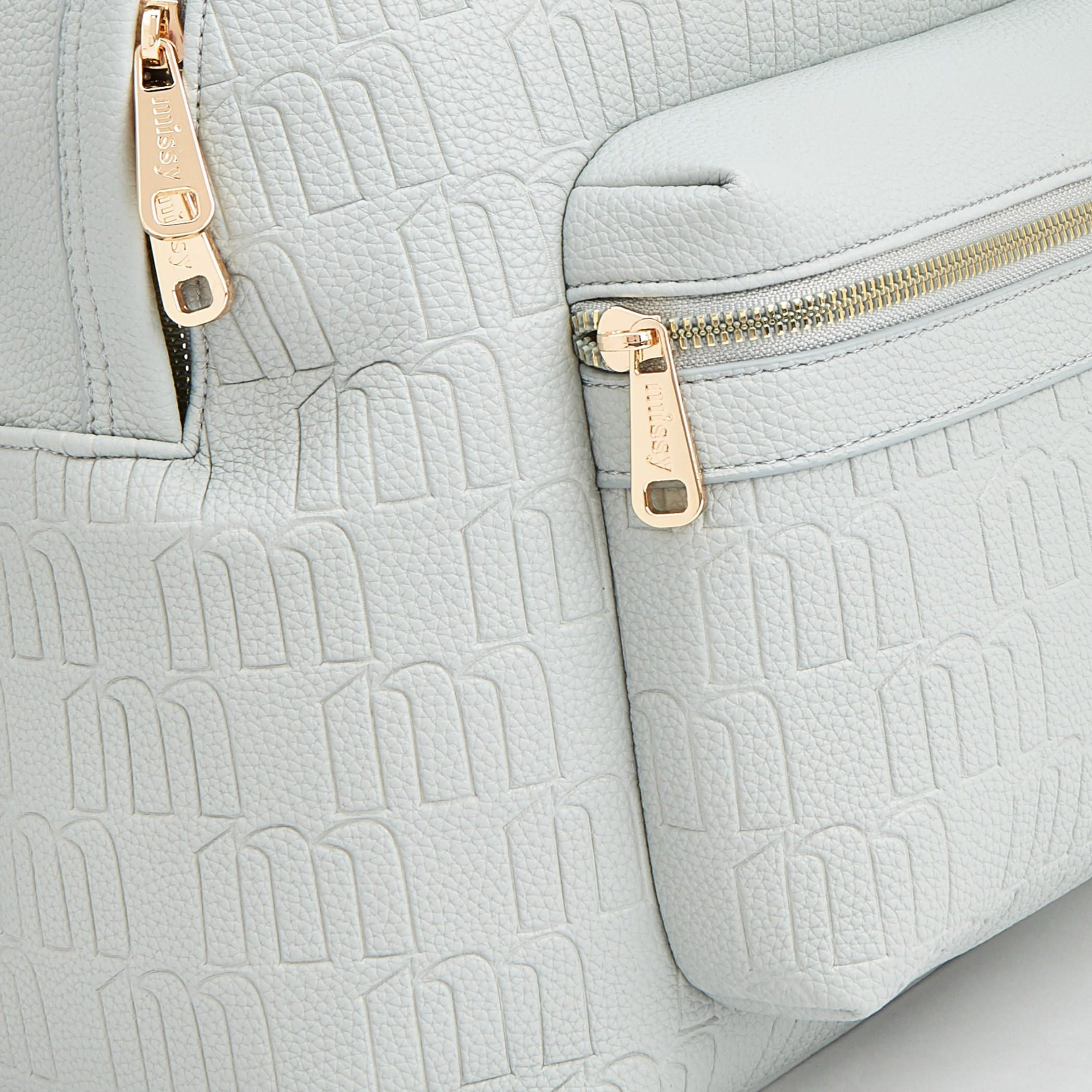 شنطة ظهر بنقوش مونوجرام وجيب لابتوب من ميسي-women-bagsandwallets-backpacks-image-3