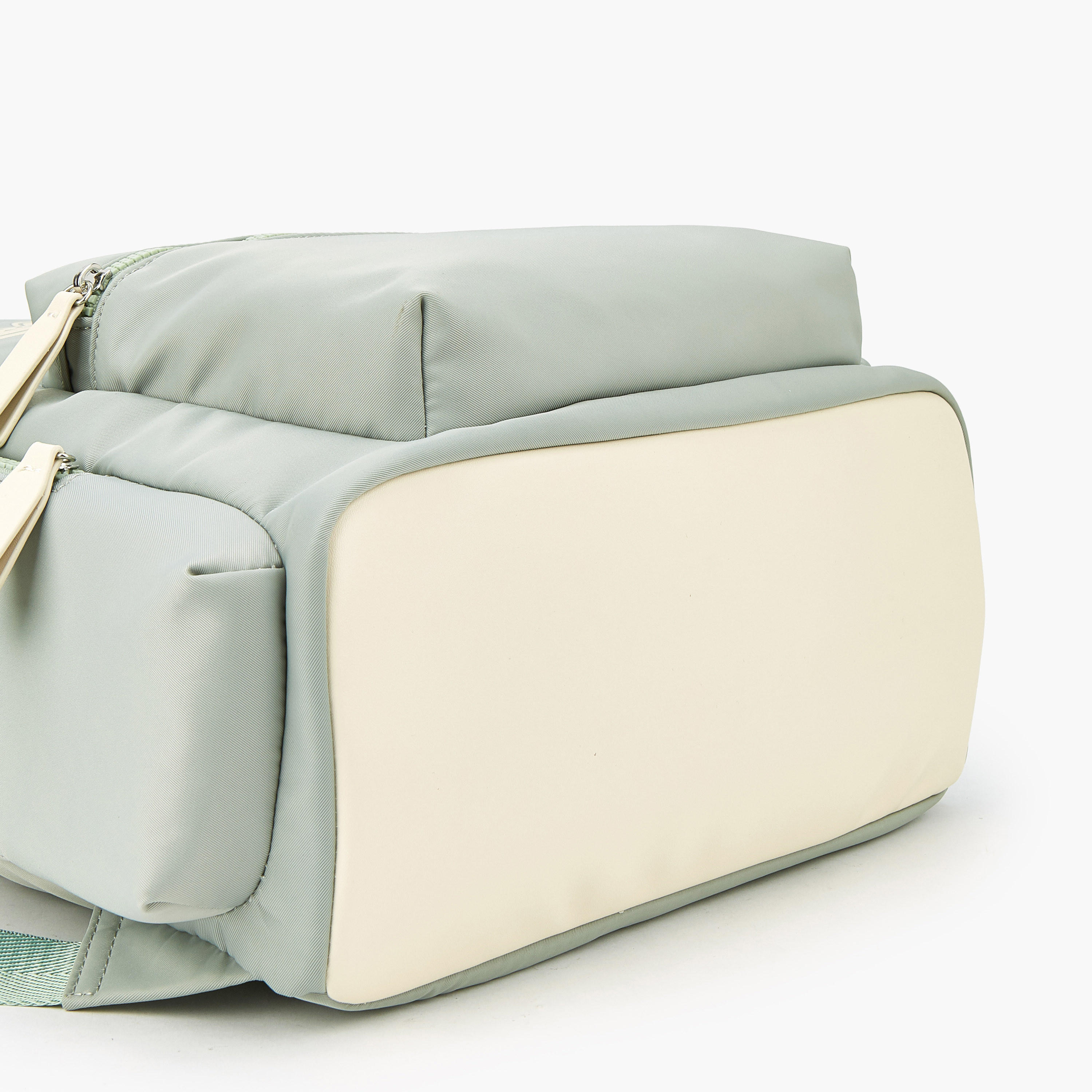شنطة ظهر بوليستر بأحزمة قابلة للتعديل وطبعات الشعار من لي كوبر-women-bagsandwallets-backpacks-image-7