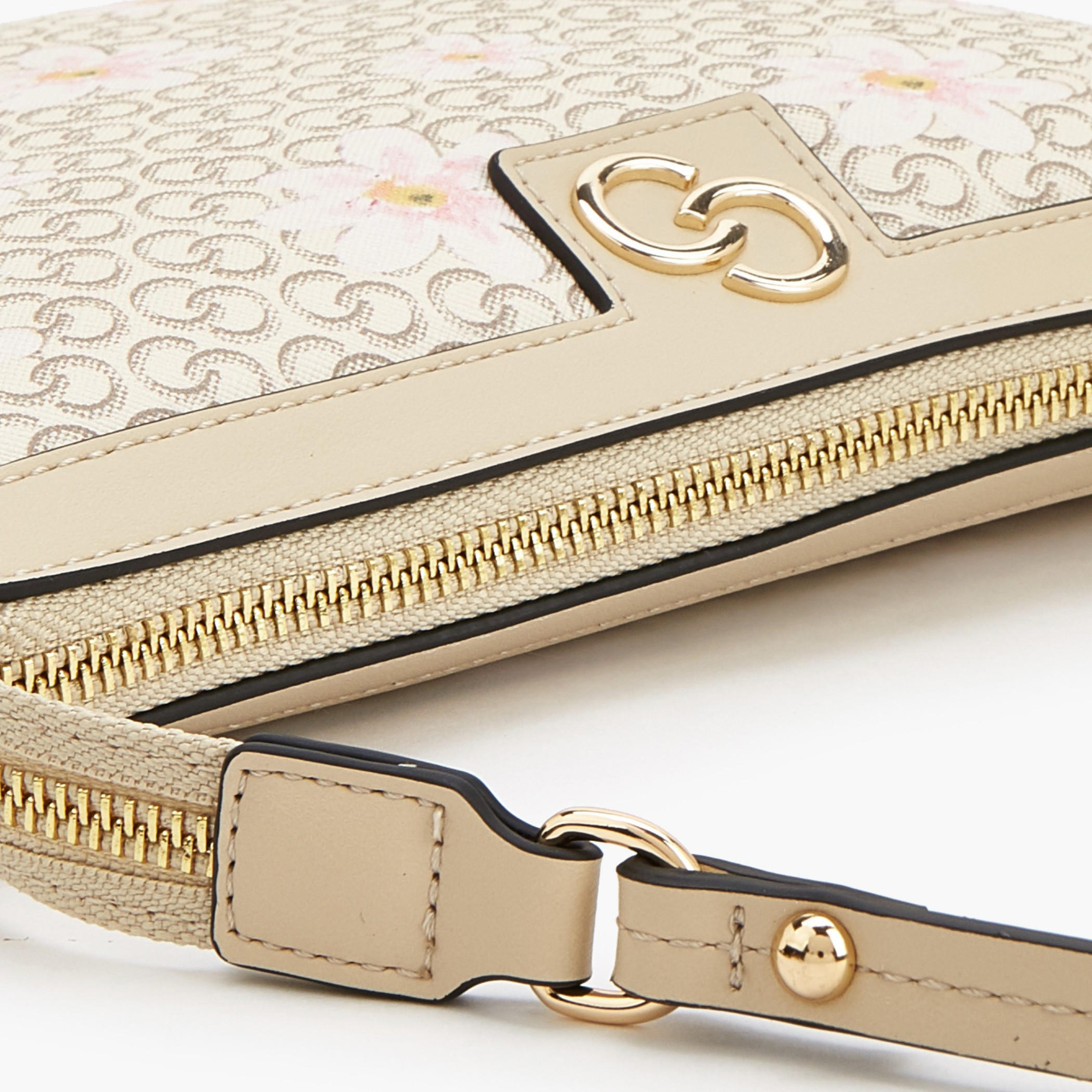 شنطة كتف بطبعات مونوجرام ومقبض حزام من سيليست-women-bagsandwallets-handbags-image-6