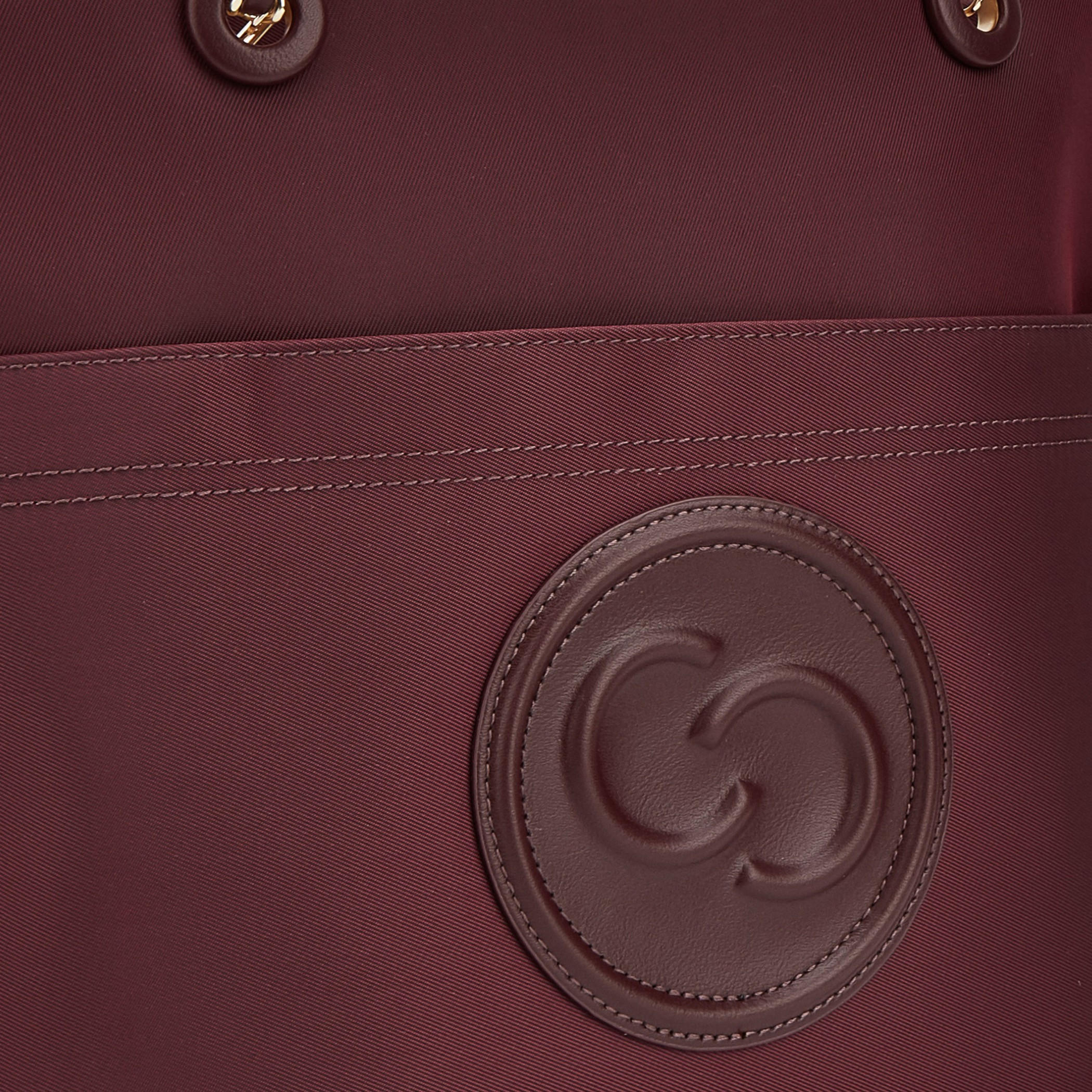 شنطة توتي بشعار منقوش بسحّاب إغلاق من سيليست-women-bagsandwallets-handbags-image-2