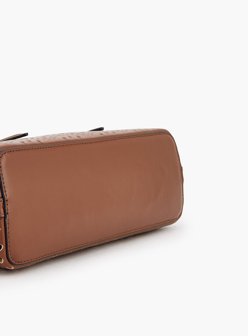 شنطة توت بقص ليزر ومحفظة من سيليست-women-bagsandwallets-handbags-image-6