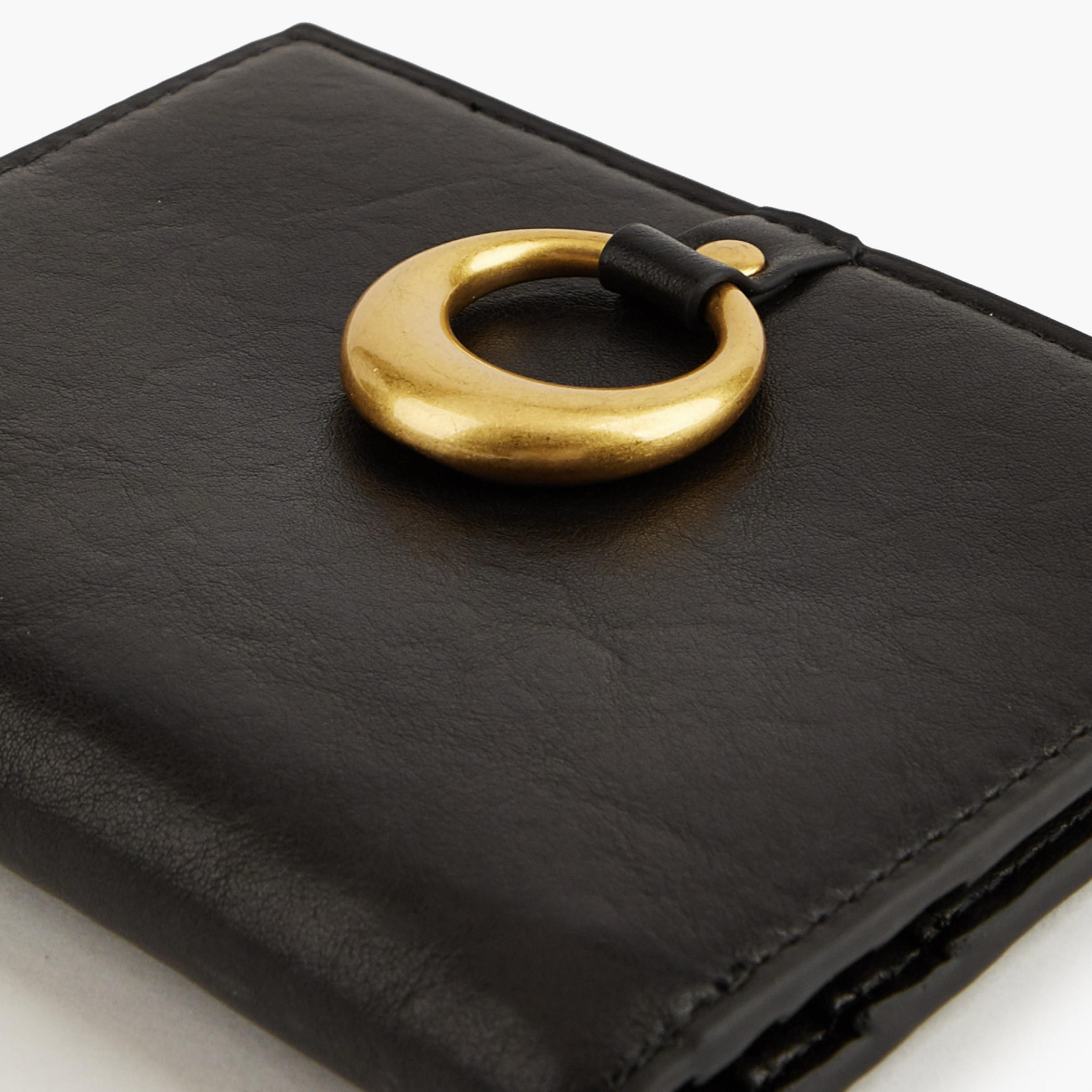 محفظة بطية ثنائية وحلية ميتاليك من سيليست-women-bagsandwallets-wallets-image-5
