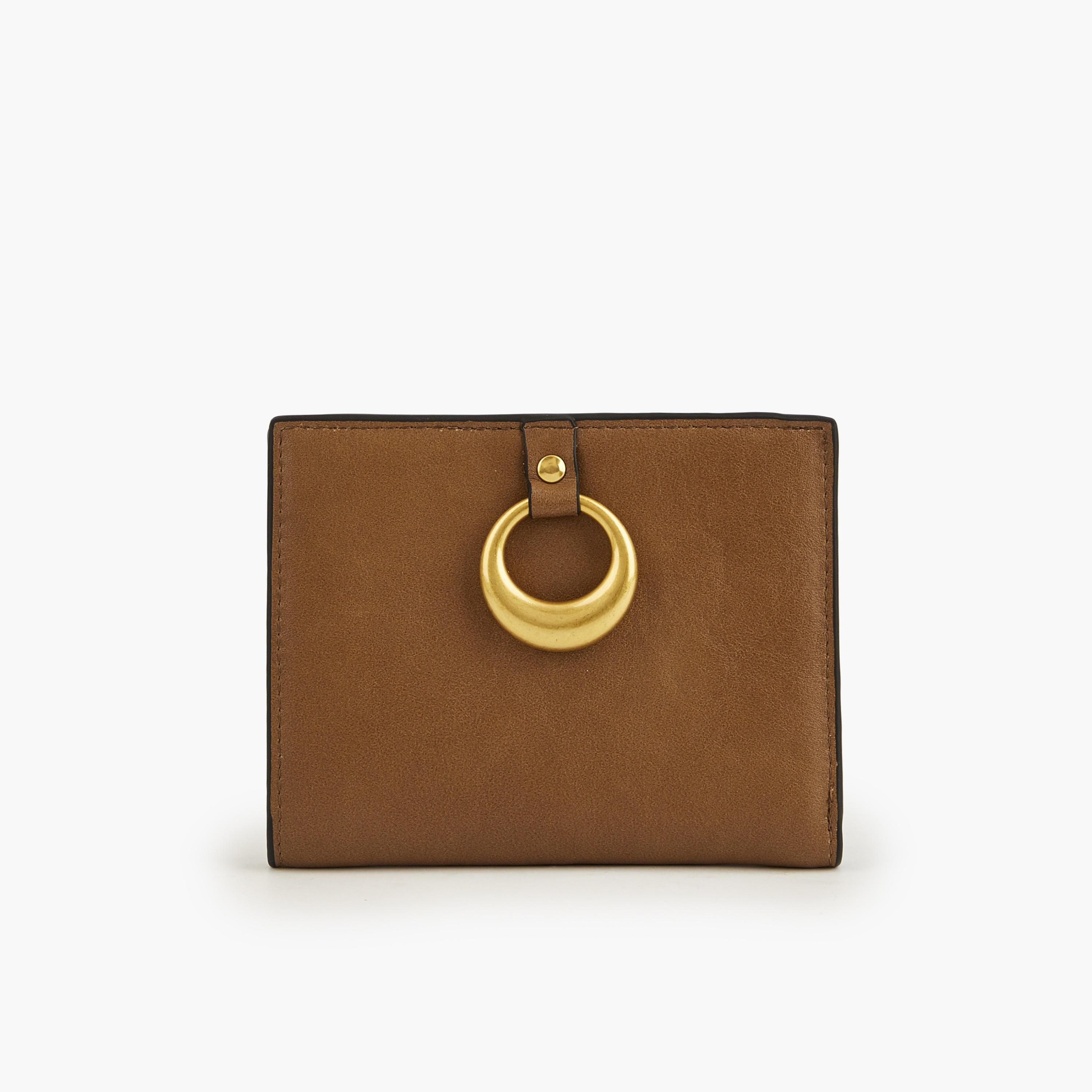 محفظة بطية ثنائية وحلية ميتاليك من سيليست-women-bagsandwallets-wallets-image-1