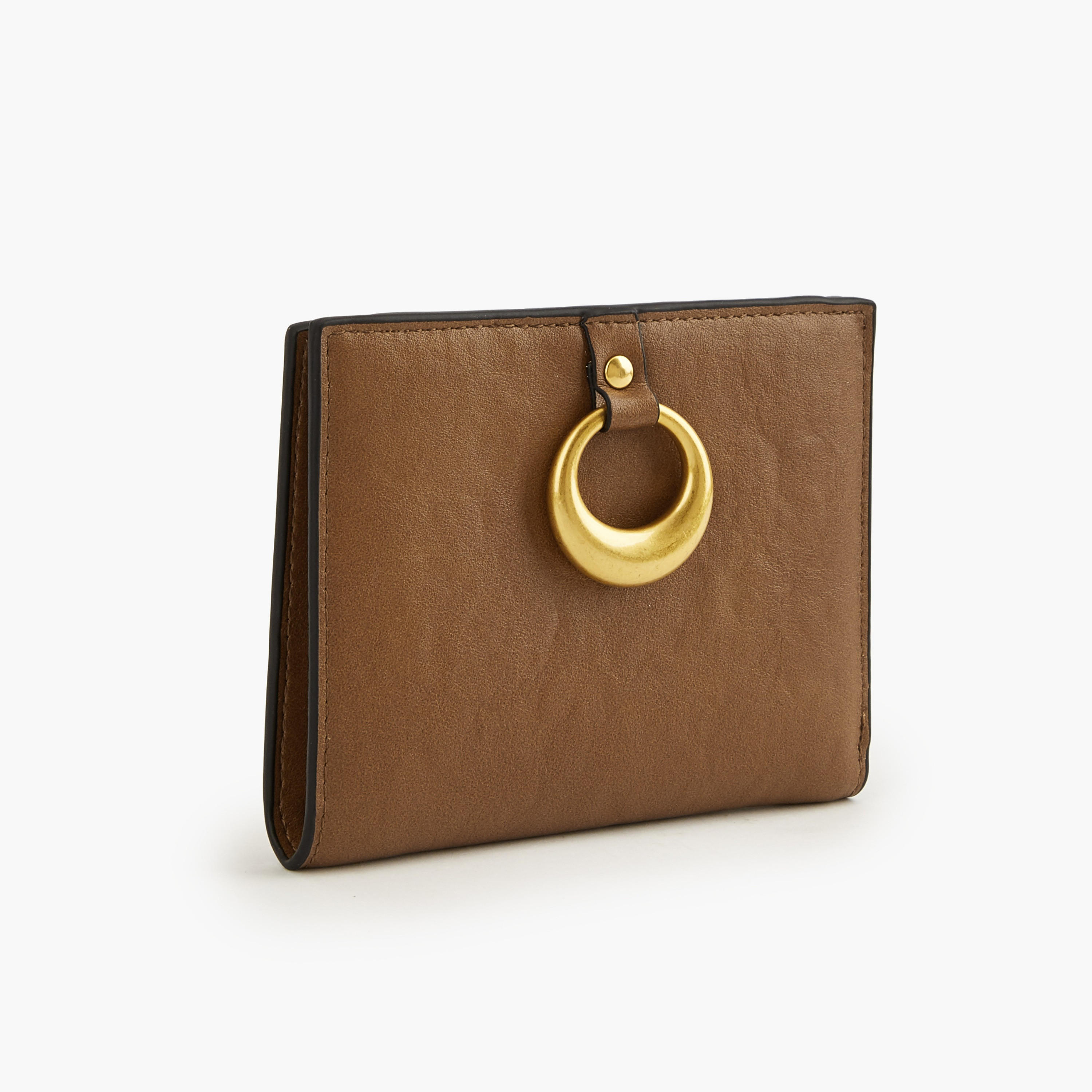 محفظة بطية ثنائية وحلية ميتاليك من سيليست-women-bagsandwallets-wallets-image-2