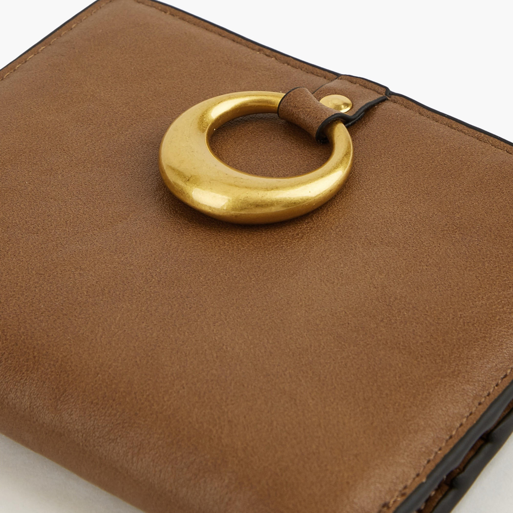 محفظة بطية ثنائية وحلية ميتاليك من سيليست-women-bagsandwallets-wallets-image-5