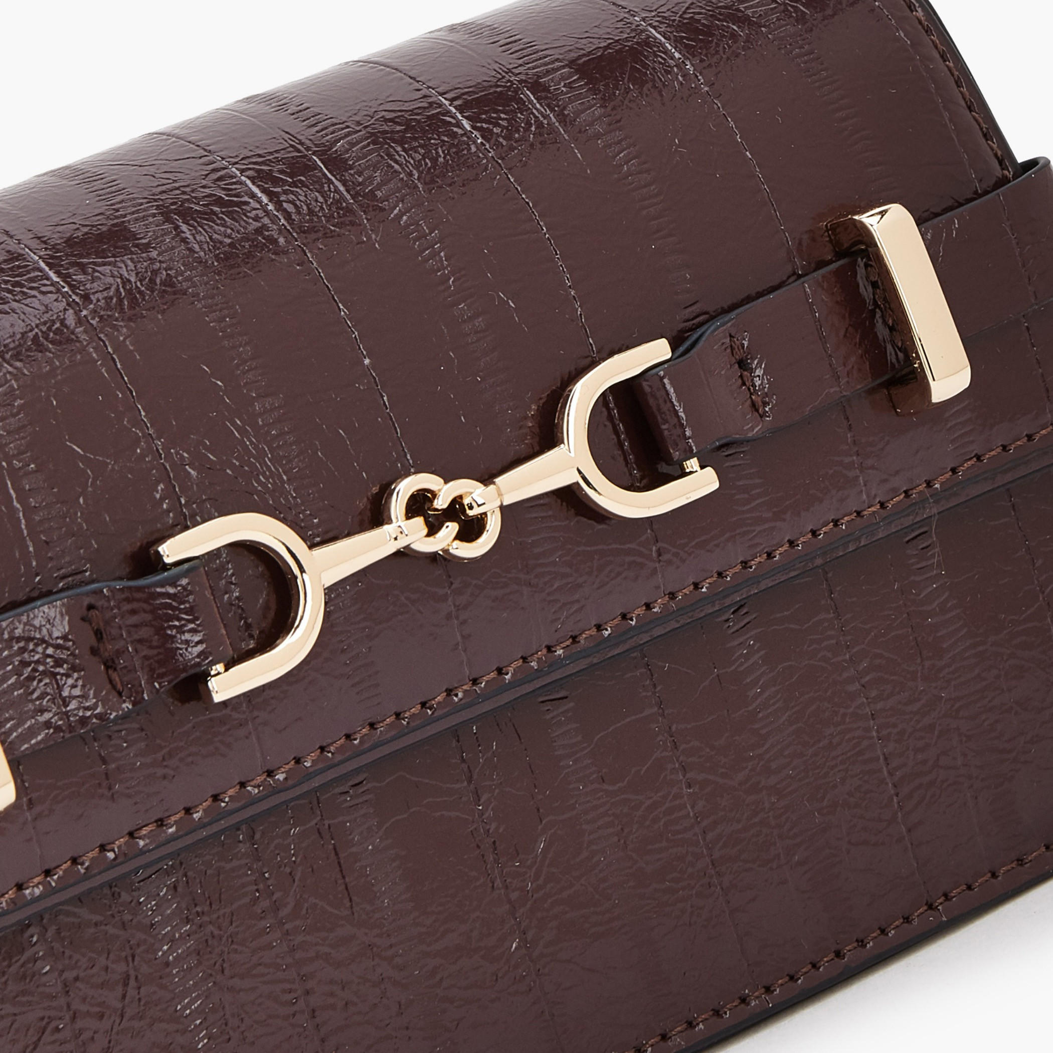 شنطة كروس بودي بارزة الملمس بحزام سلسلة من سيليست-women-bagsandwallets-handbags-image-4