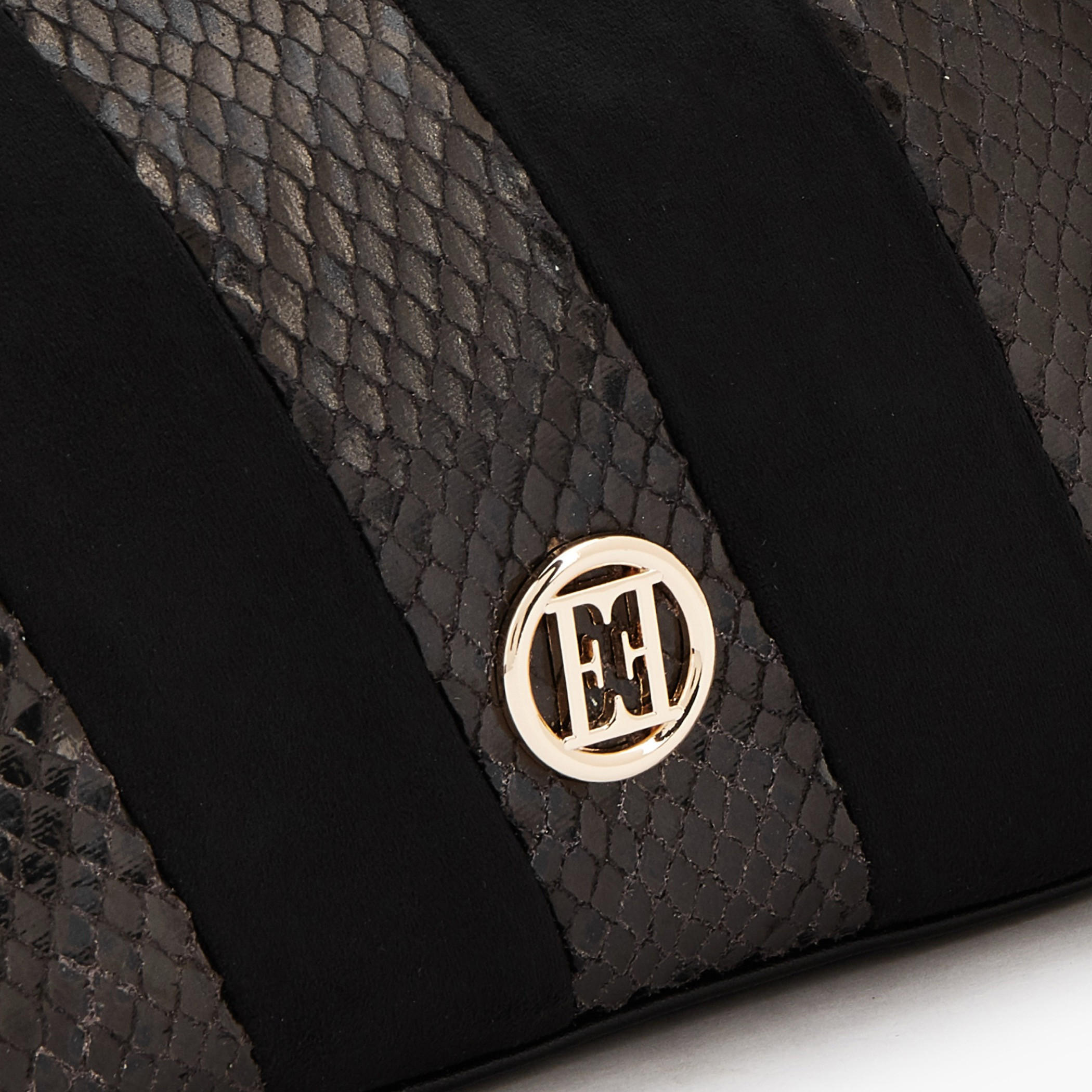 Elle Textured Crossbody Bag with Zip Closure-women-bagsandwallets-handbags-image-4