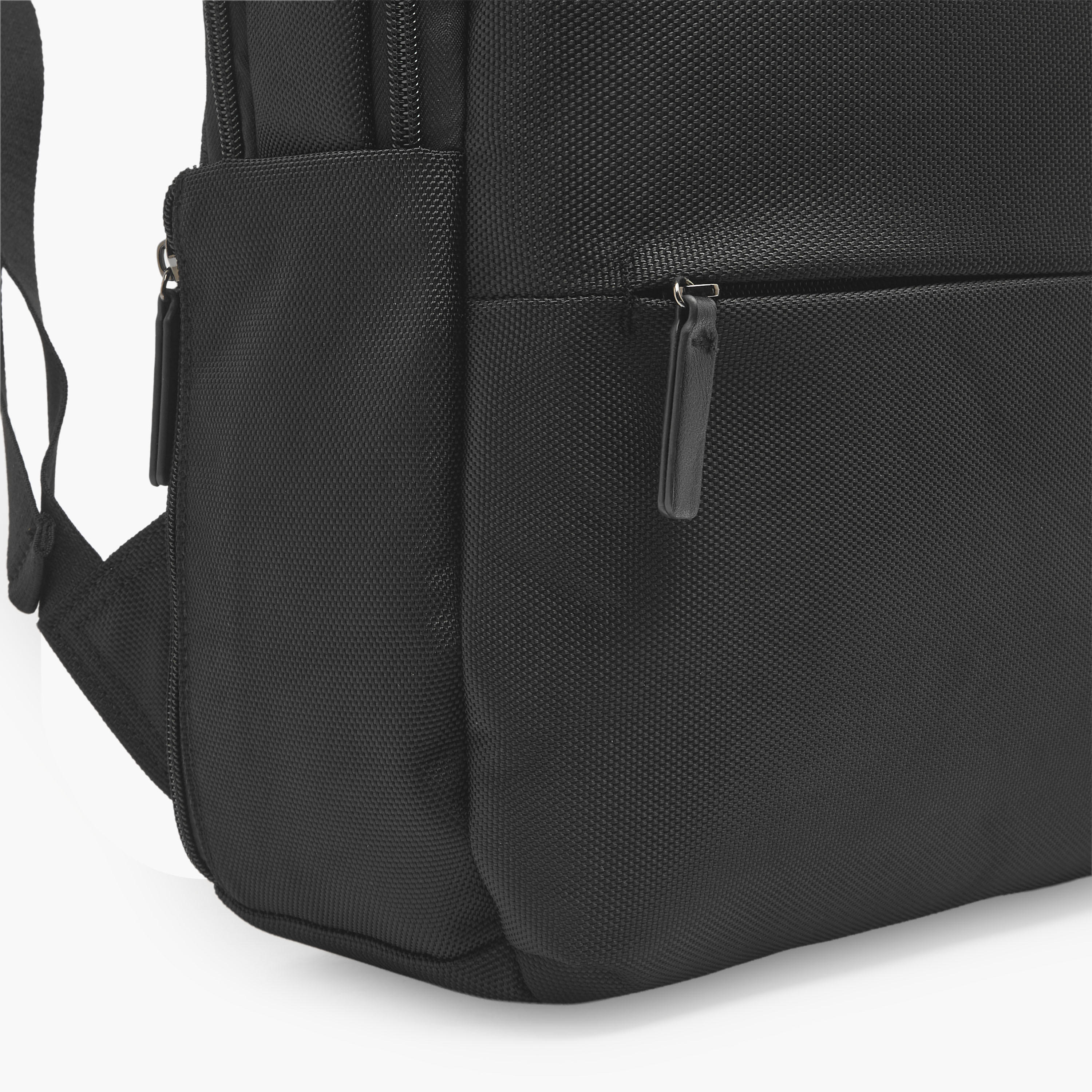 Duchini Men Padded Straps Backpack-men-bags-image-5