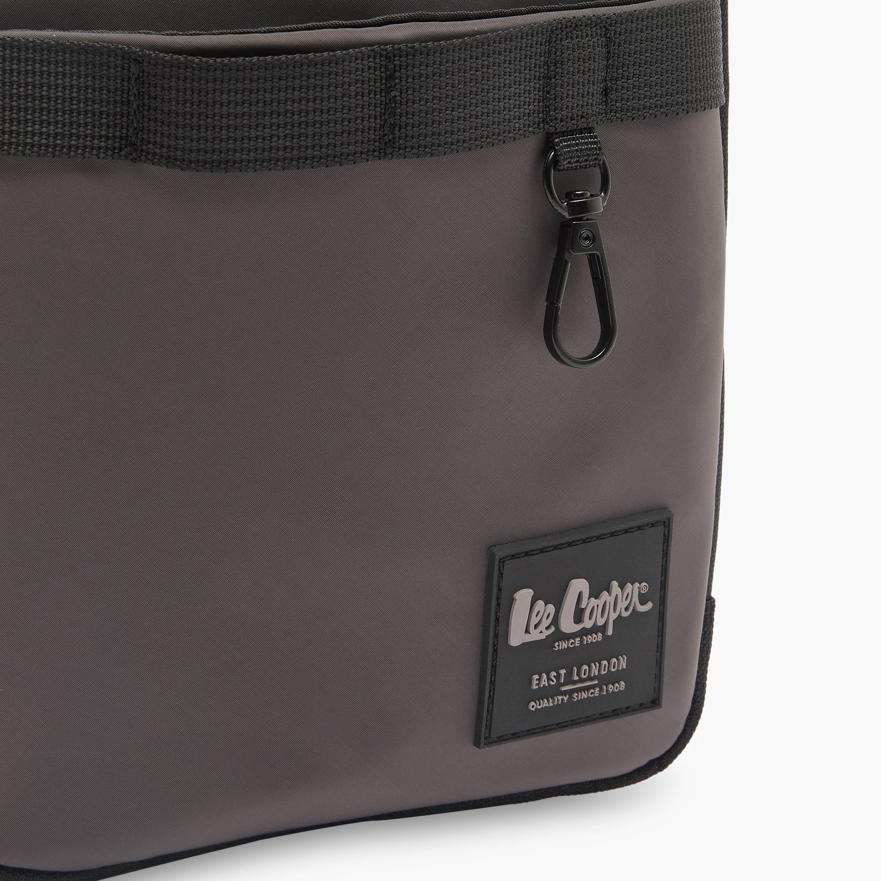 شنطة كروس بودي للرجال بحزام قابل للتعديل من لي كوبر-men-bags-image-5