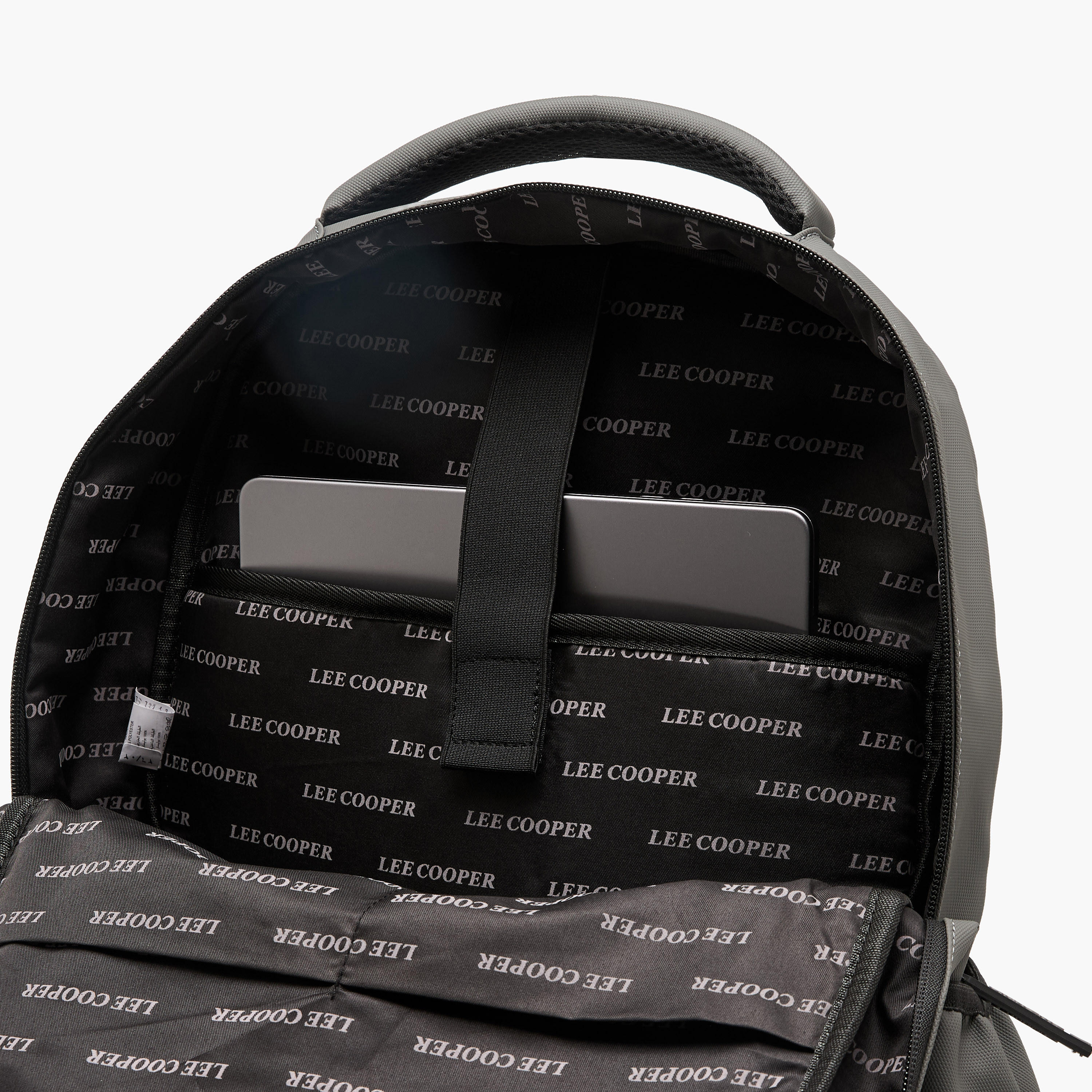 شنطة ظهر بأحزمة كتف مبطنة للرجال من لي كوبر-men-bags-image-7