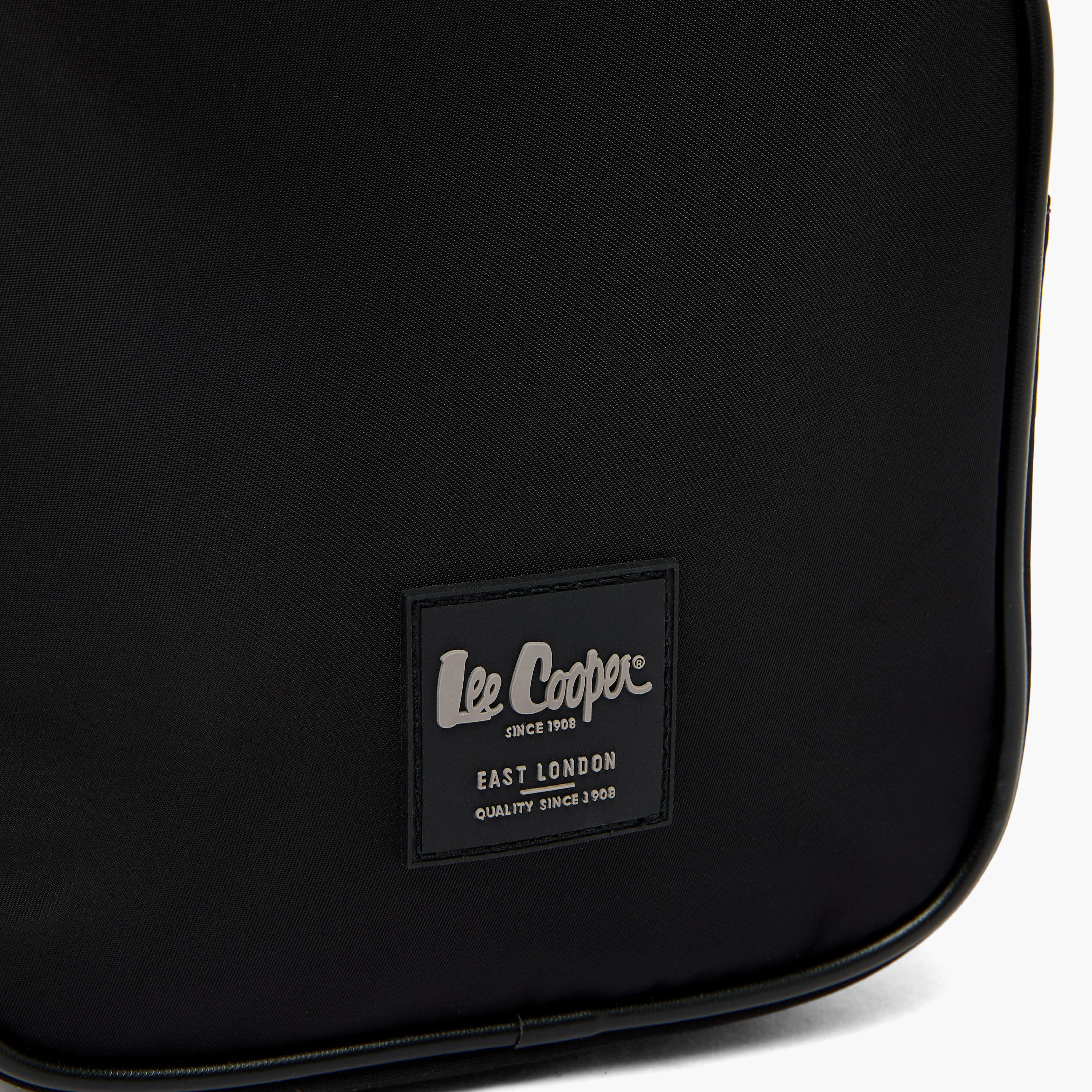 شنطة كروس بودي بحزام قابل للتعديل للرجال من لي كوبر-travel-accessories-image-5