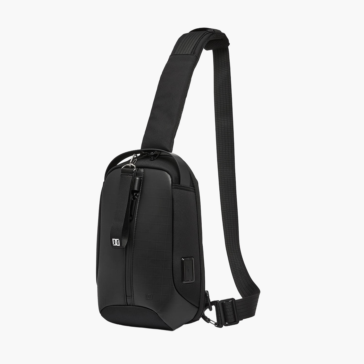 شنطة ظهر بحزام حمالة ومنفذ يو إس بي للرجال من دوتشيني-travel-accessories-image-2