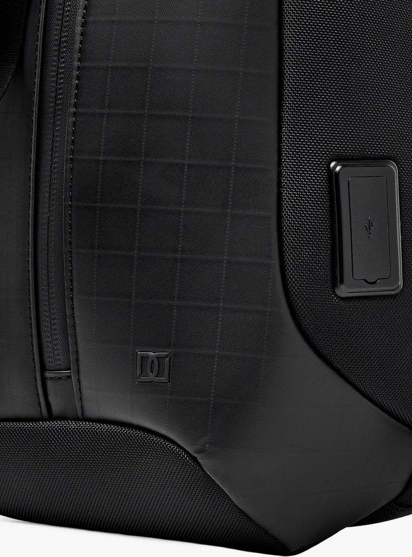شنطة ظهر بحزام حمالة ومنفذ يو إس بي للرجال من دوتشيني-travel-accessories-image-5