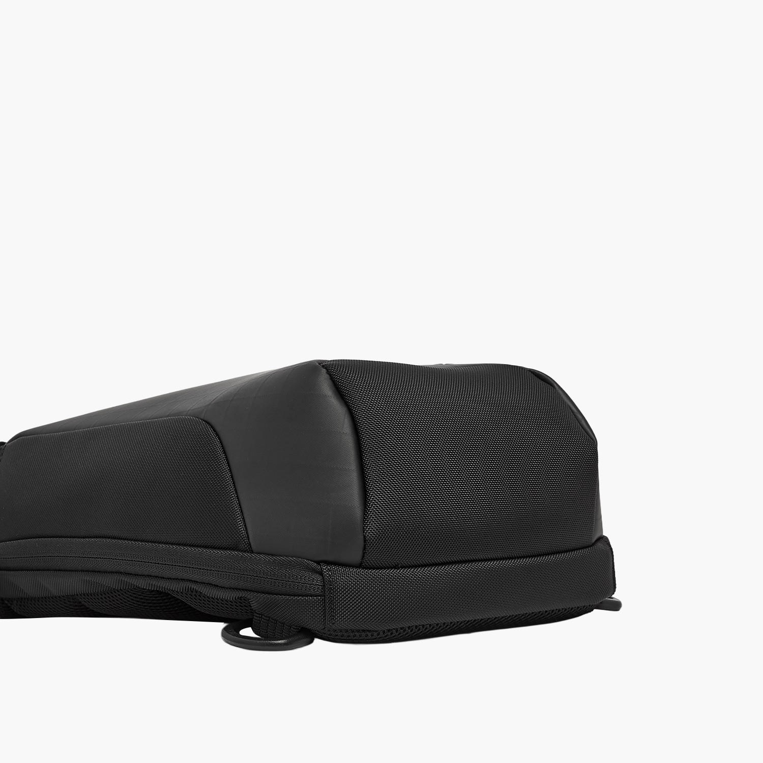 شنطة ظهر بحزام حمالة ومنفذ يو إس بي للرجال من دوتشيني-travel-accessories-image-7