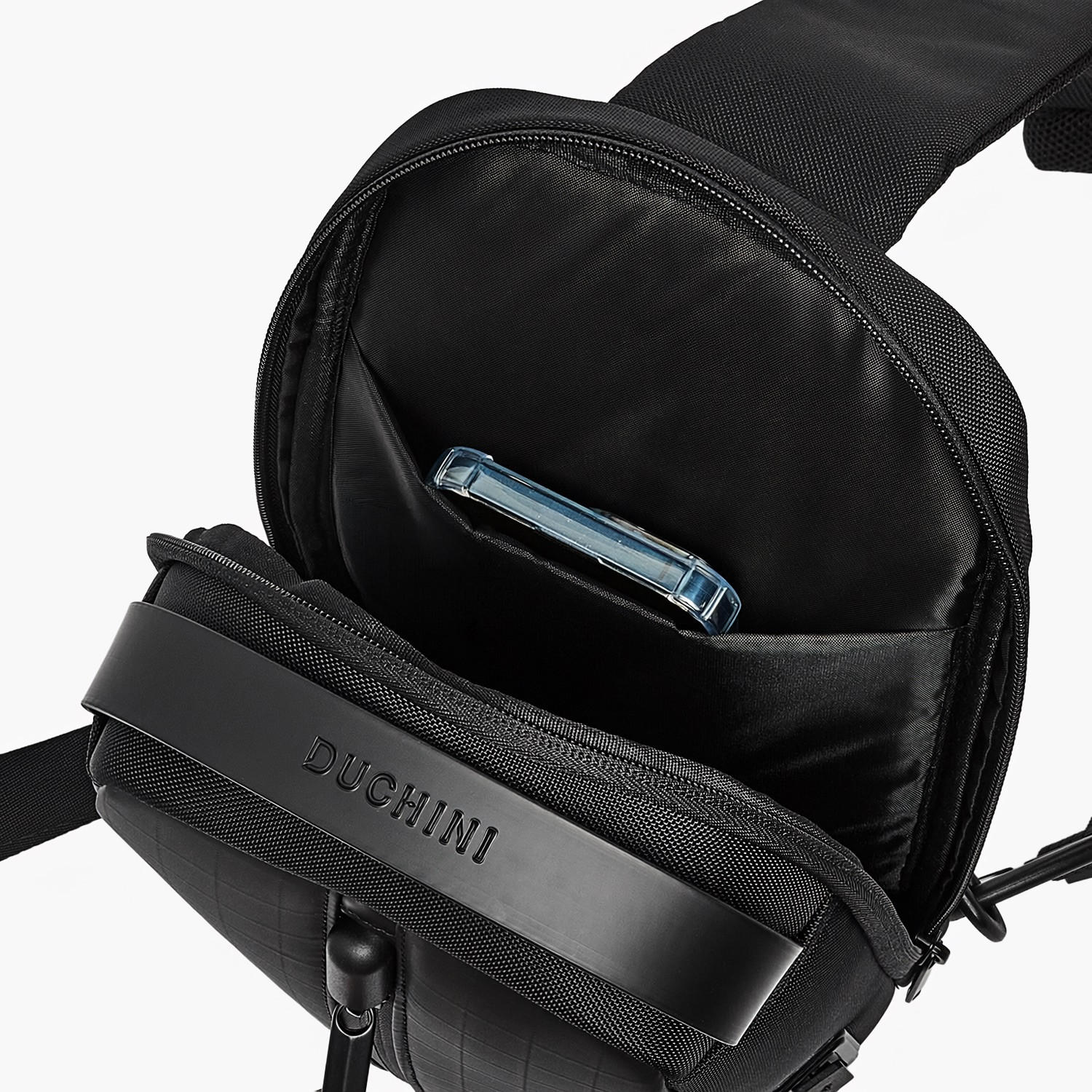 شنطة ظهر بحزام حمالة ومنفذ يو إس بي للرجال من دوتشيني-travel-accessories-image-8