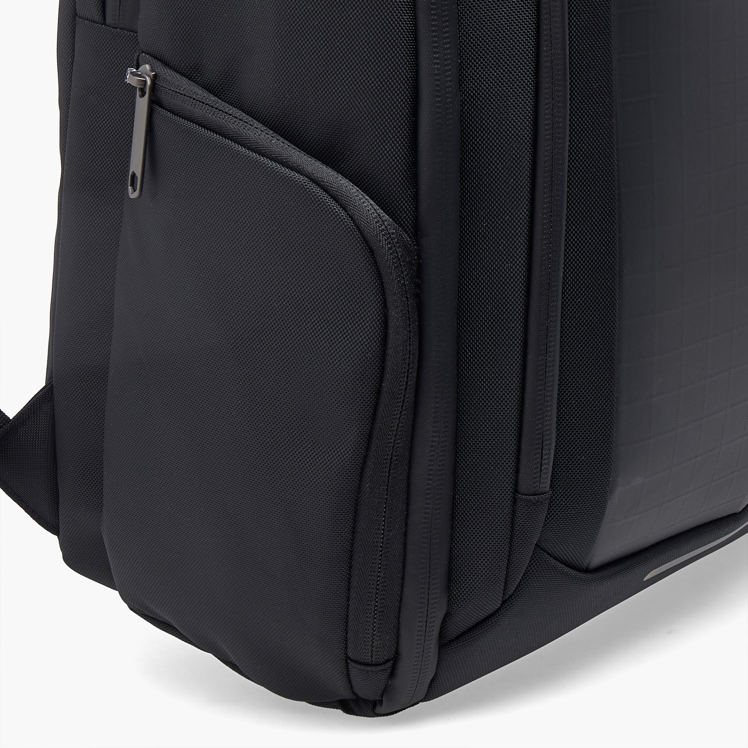 شنطة ظهر بارزة الملمس للرجال من دوتشيني-travel-accessories-image-5