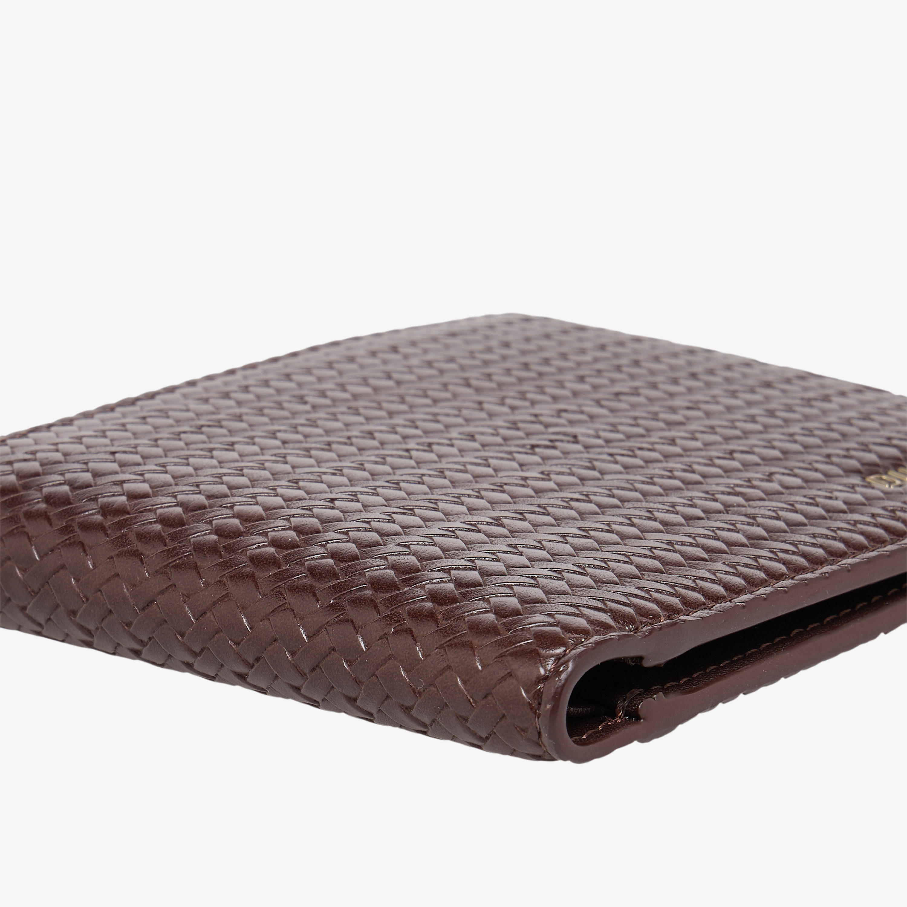 محفظة بارزة الملمس بطية ثنائية شيفرون للرجال من دوتشيني-men-beltsandwallets-wallets-image-3