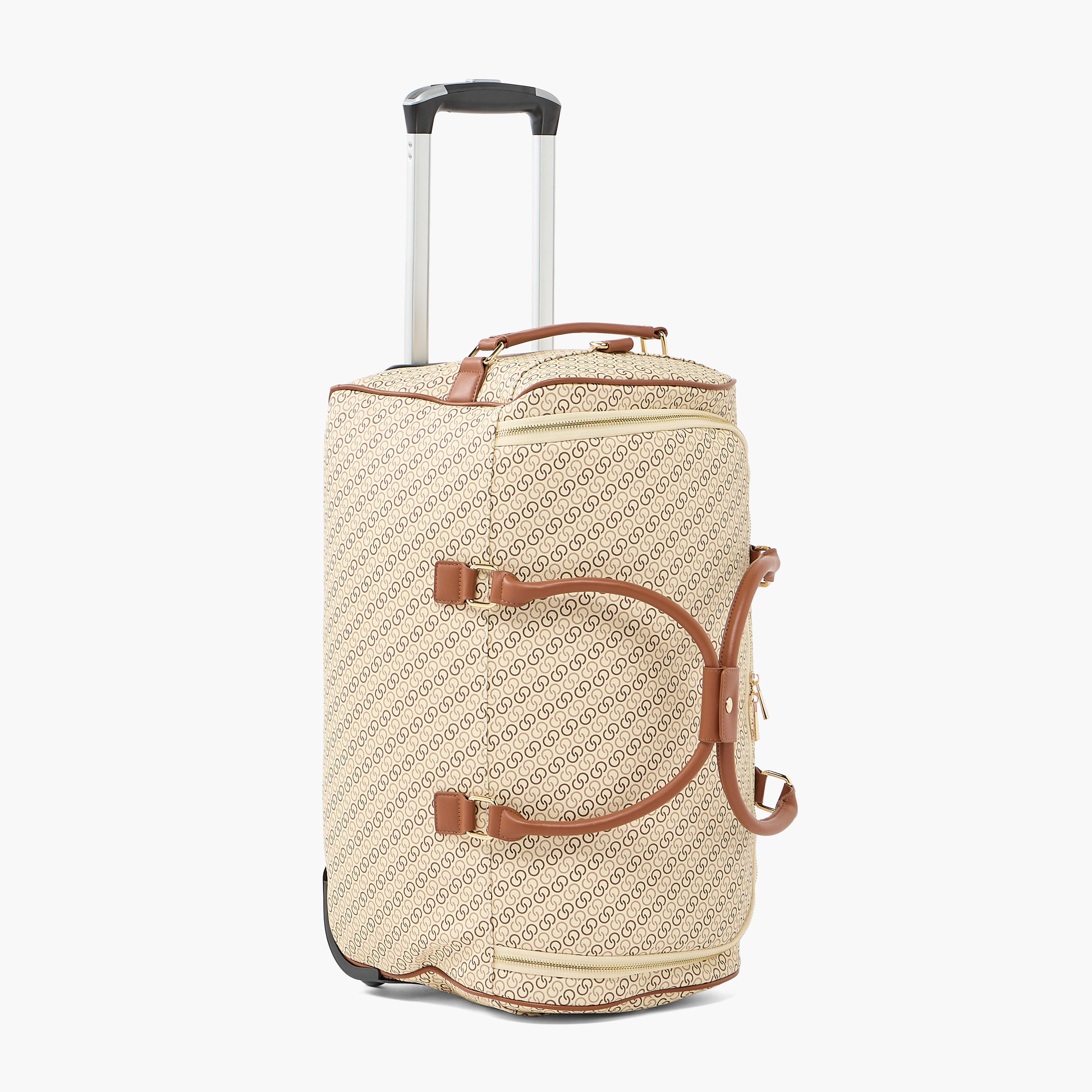 شنطة دافل بعجلات وطبعات مونوجرام من سيليست-travel-luggagesandbags-dufflebags-image-4