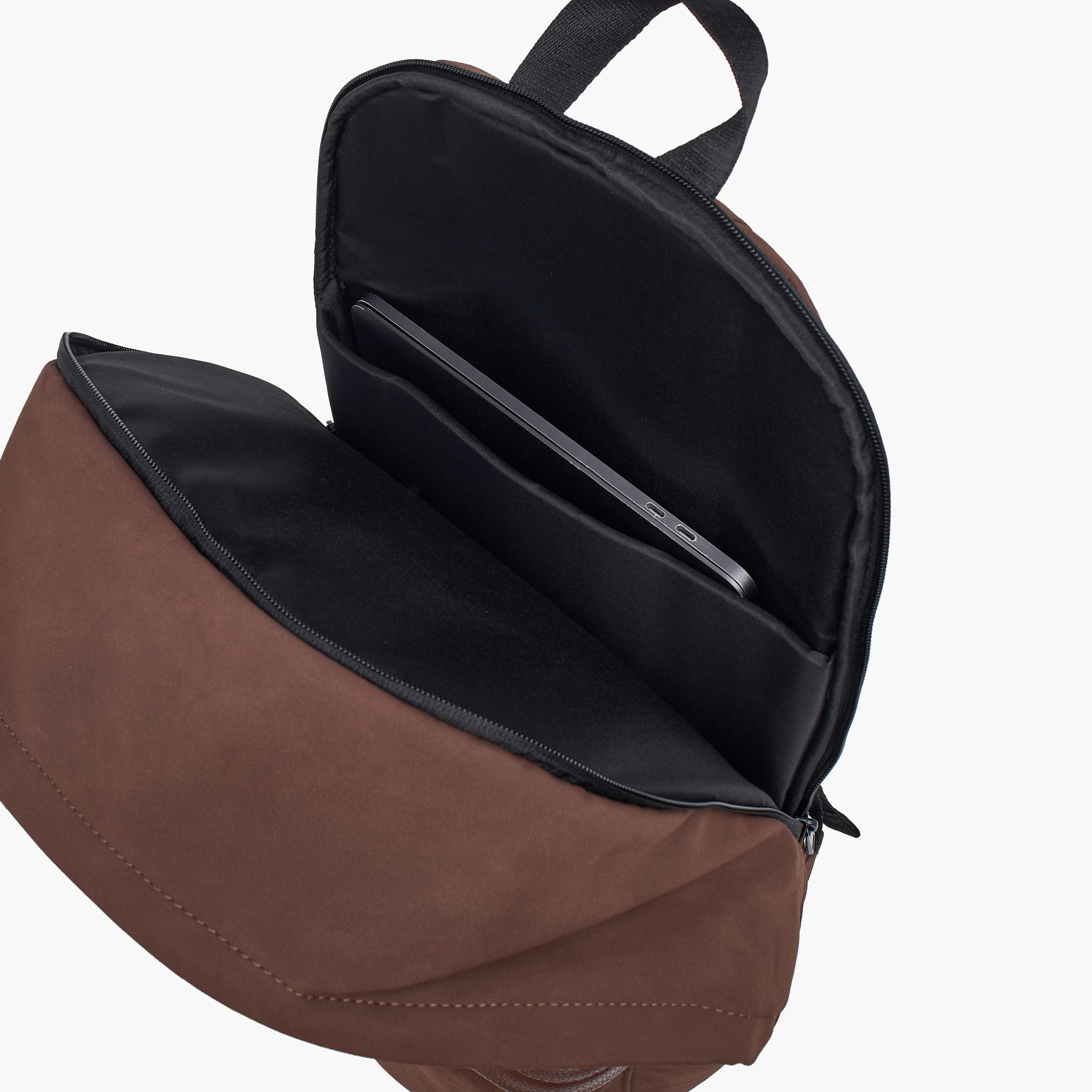شنطة ظهر بحمالات كتف مبطنة للرجال من دوتشيني بولو كلوب-men-bags-image-3