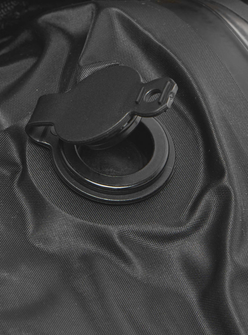 WAVE Solid Backpack with Adjustable Straps, Manual Vacuum Pump and Vacuum Bag-travel-luggagesandbags-backpacks-image-11