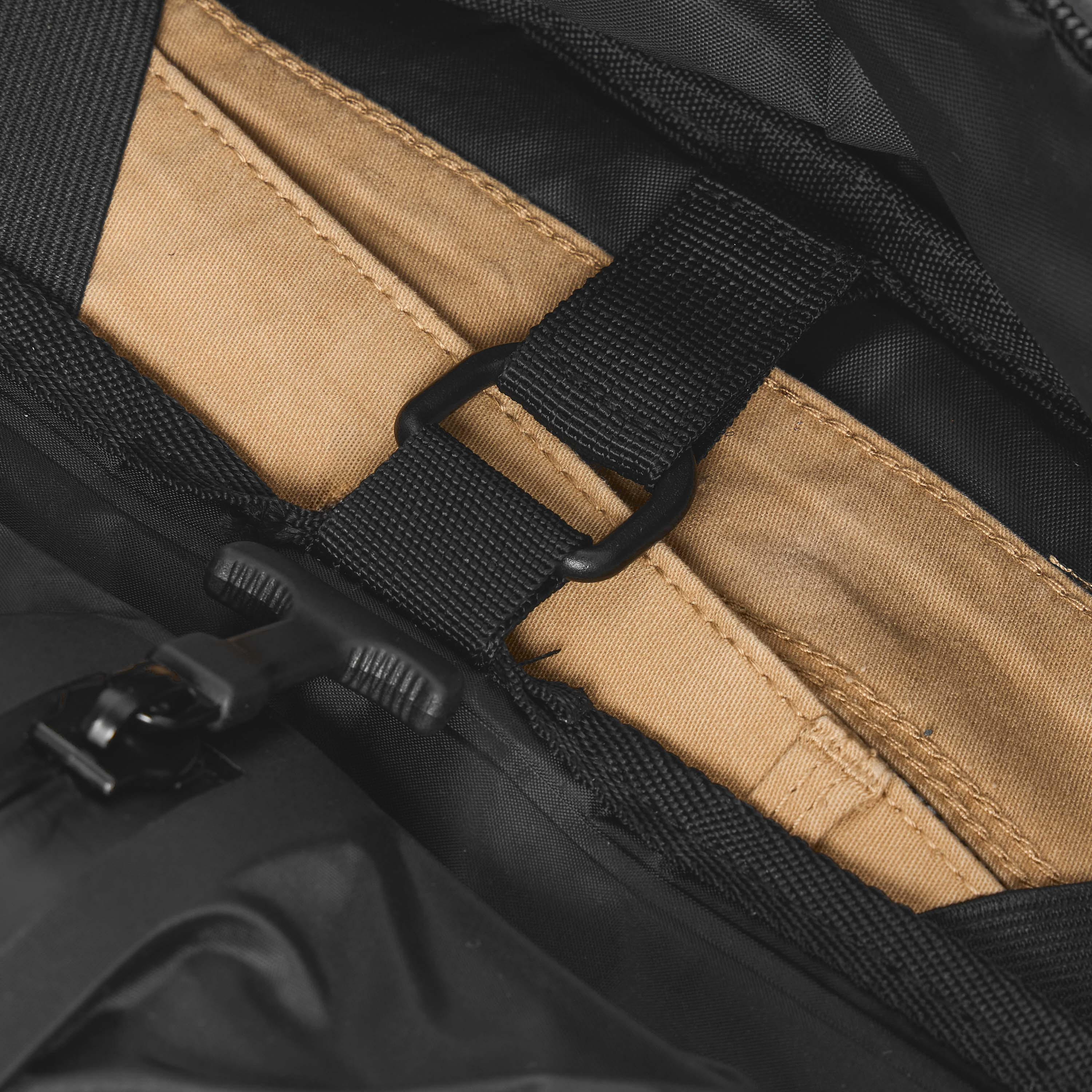 WAVE Solid Backpack with Adjustable Straps, Manual Vacuum Pump and Vacuum Bag-travel-luggagesandbags-backpacks-image-14