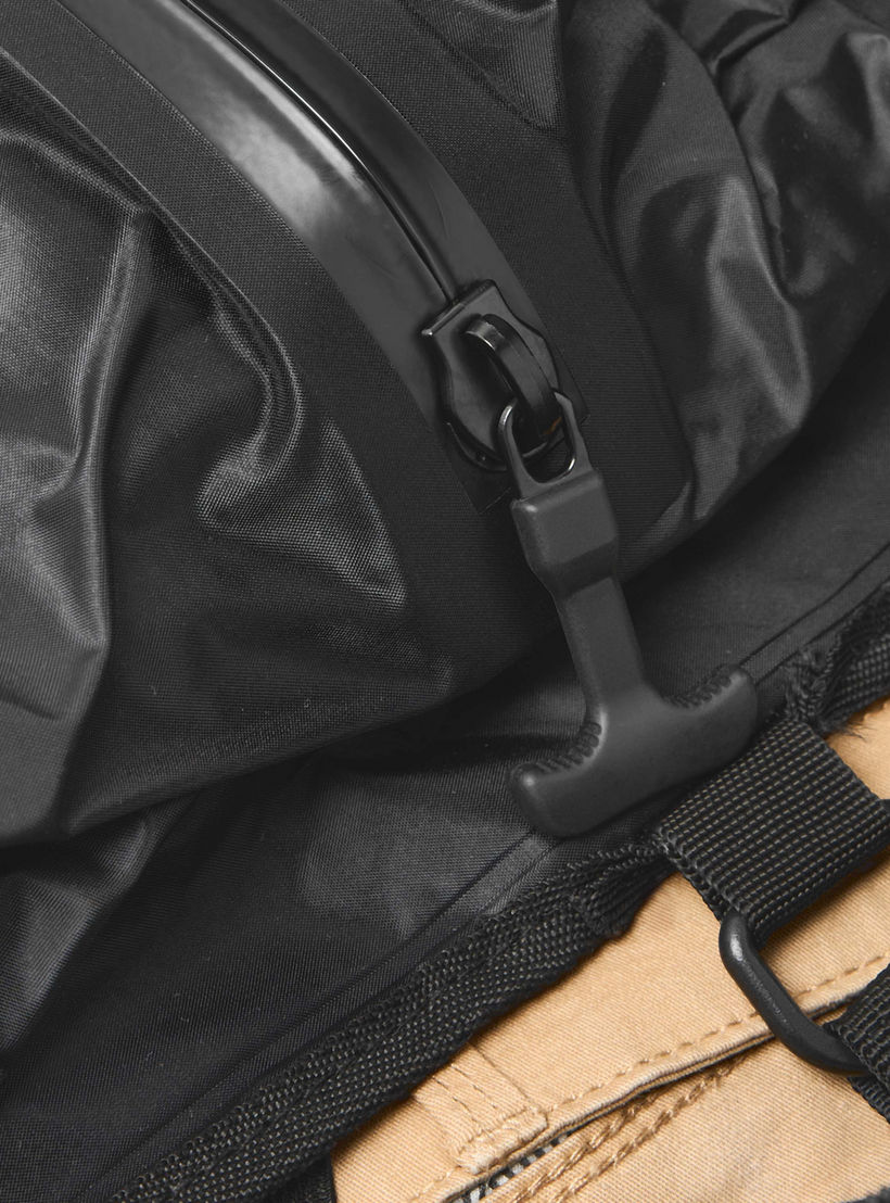 WAVE Solid Backpack with Adjustable Straps, Manual Vacuum Pump and Vacuum Bag-travel-luggagesandbags-backpacks-image-15