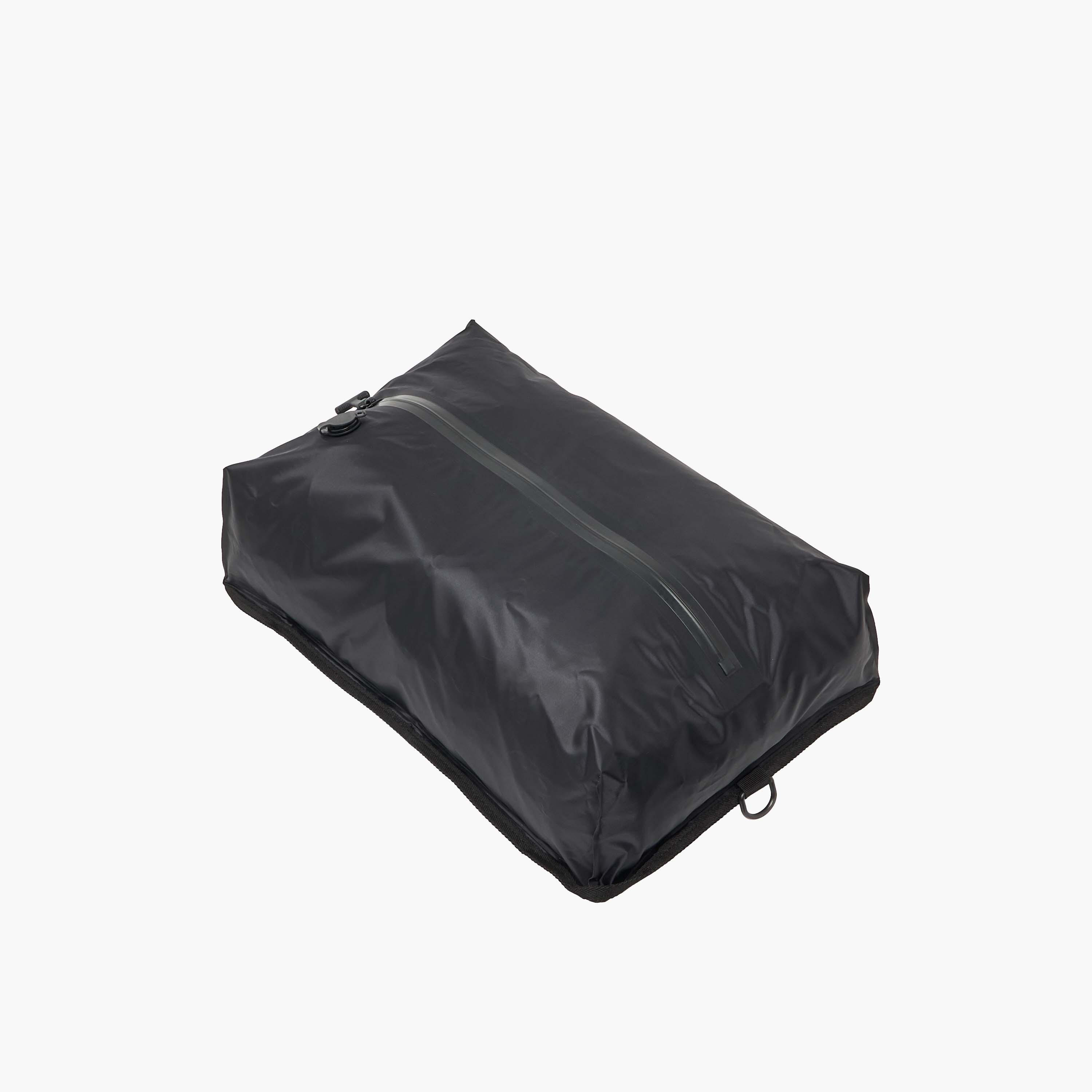 WAVE Solid Backpack with Adjustable Straps, Manual Vacuum Pump and Vacuum Bag-travel-luggagesandbags-backpacks-image-9