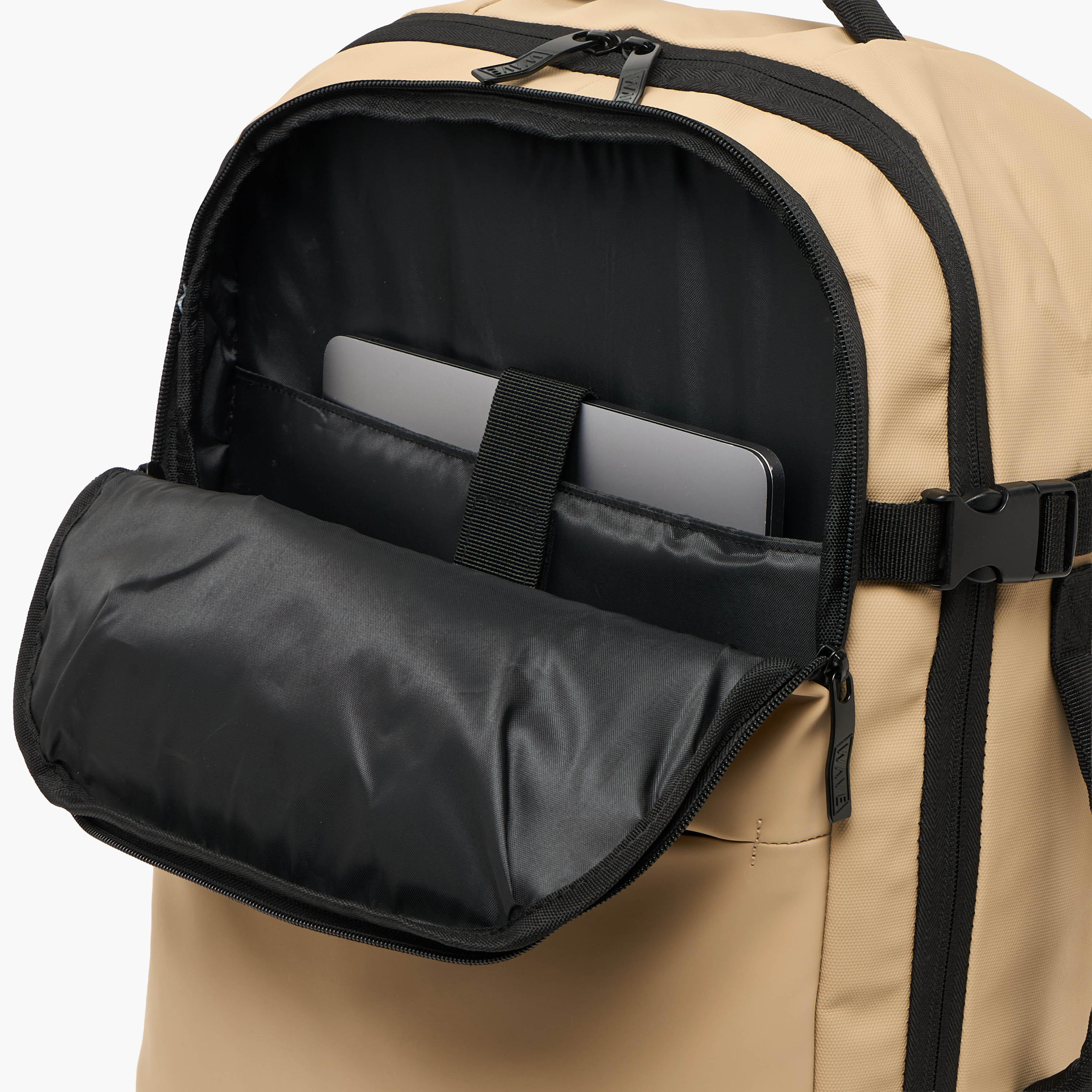 WAVE Solid Backpack with Adjustable Straps, Manual Vacuum Pump and Vacuum Bag-travel-luggagesandbags-backpacks-image-10