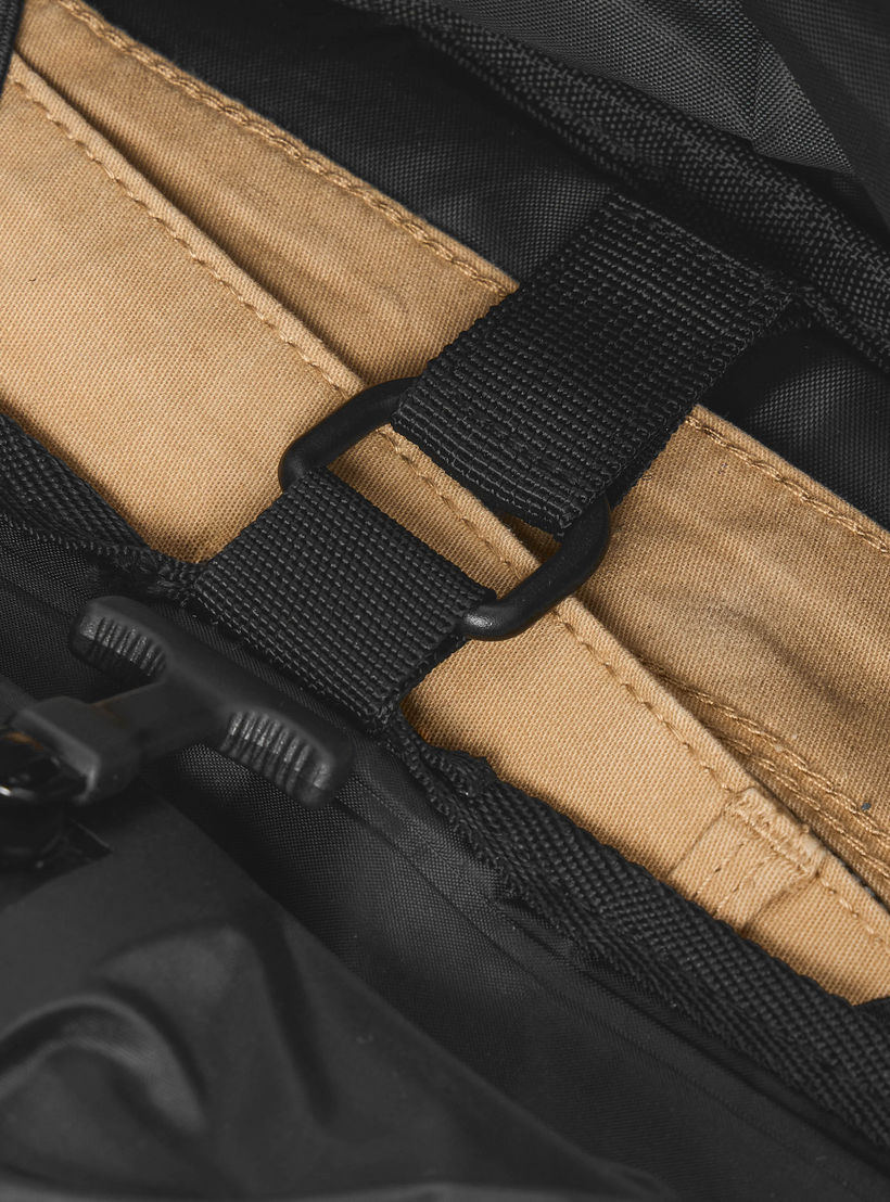 WAVE Solid Backpack with Adjustable Straps, Manual Vacuum Pump and Vacuum Bag-travel-luggagesandbags-backpacks-image-14