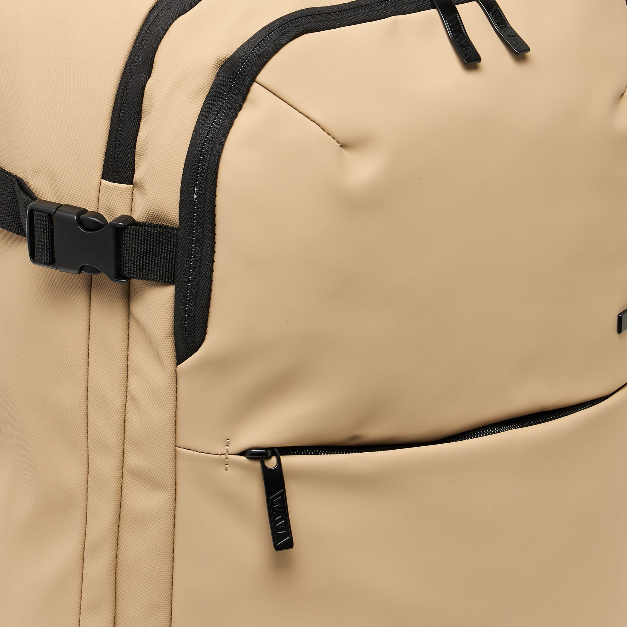 WAVE Solid Backpack with Adjustable Straps, Manual Vacuum Pump and Vacuum Bag-travel-luggagesandbags-backpacks-image-6