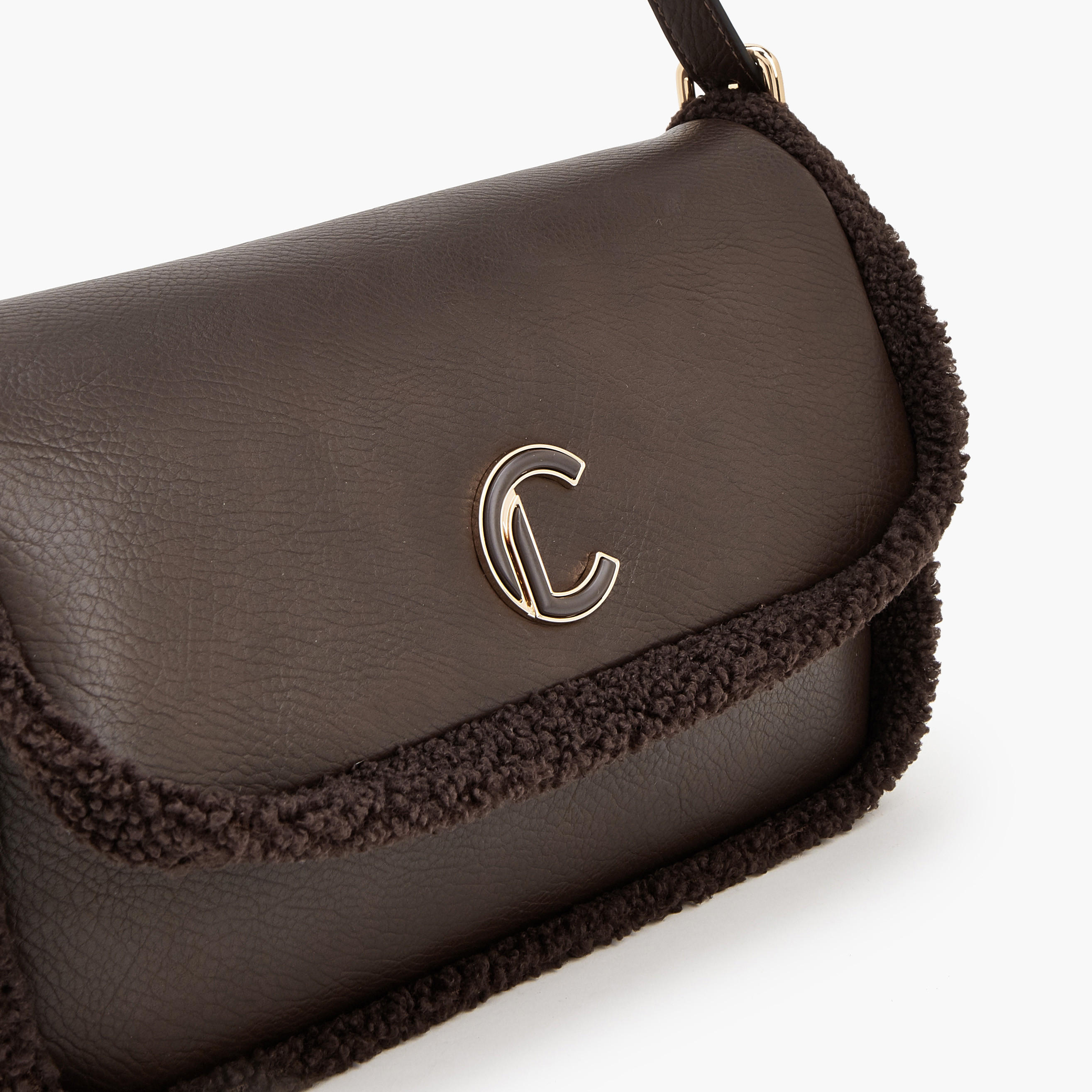 حقيبة كتف بتفاصيل فرو صناعي من لو كونفورت-women-bagsandwallets-handbags-image-3