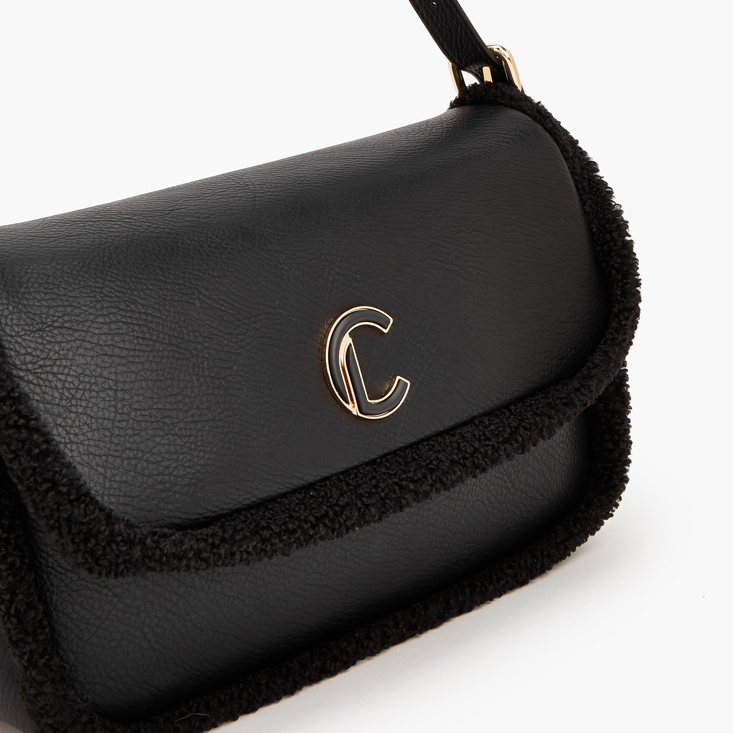 حقيبة كتف بتفاصيل فرو صناعي من لو كونفورت-women-bagsandwallets-handbags-image-3