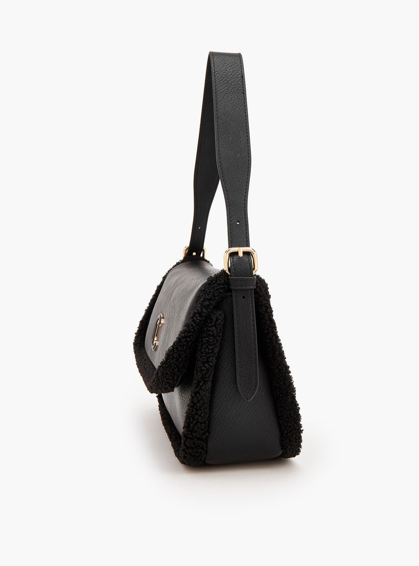حقيبة كتف بتفاصيل فرو صناعي من لو كونفورت-women-bagsandwallets-handbags-image-5