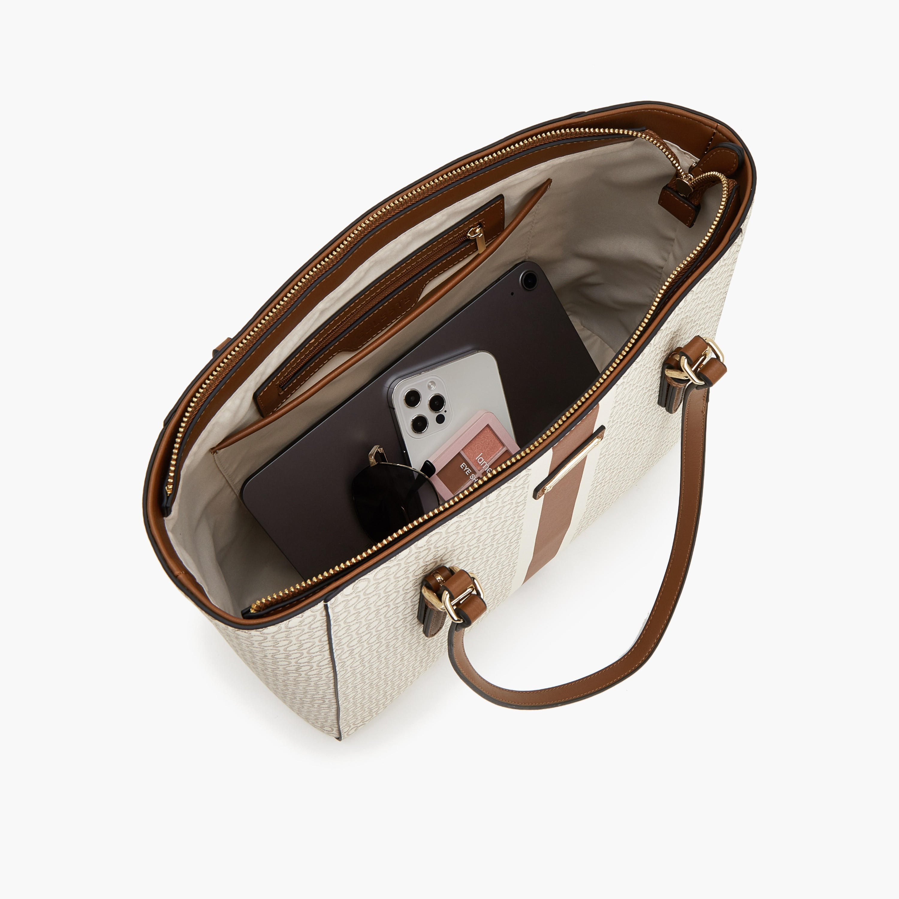 شنطة توتي بسحاب إغلاق وطبعات مونوجرام من سيليست-women-bagsandwallets-handbags-image-7